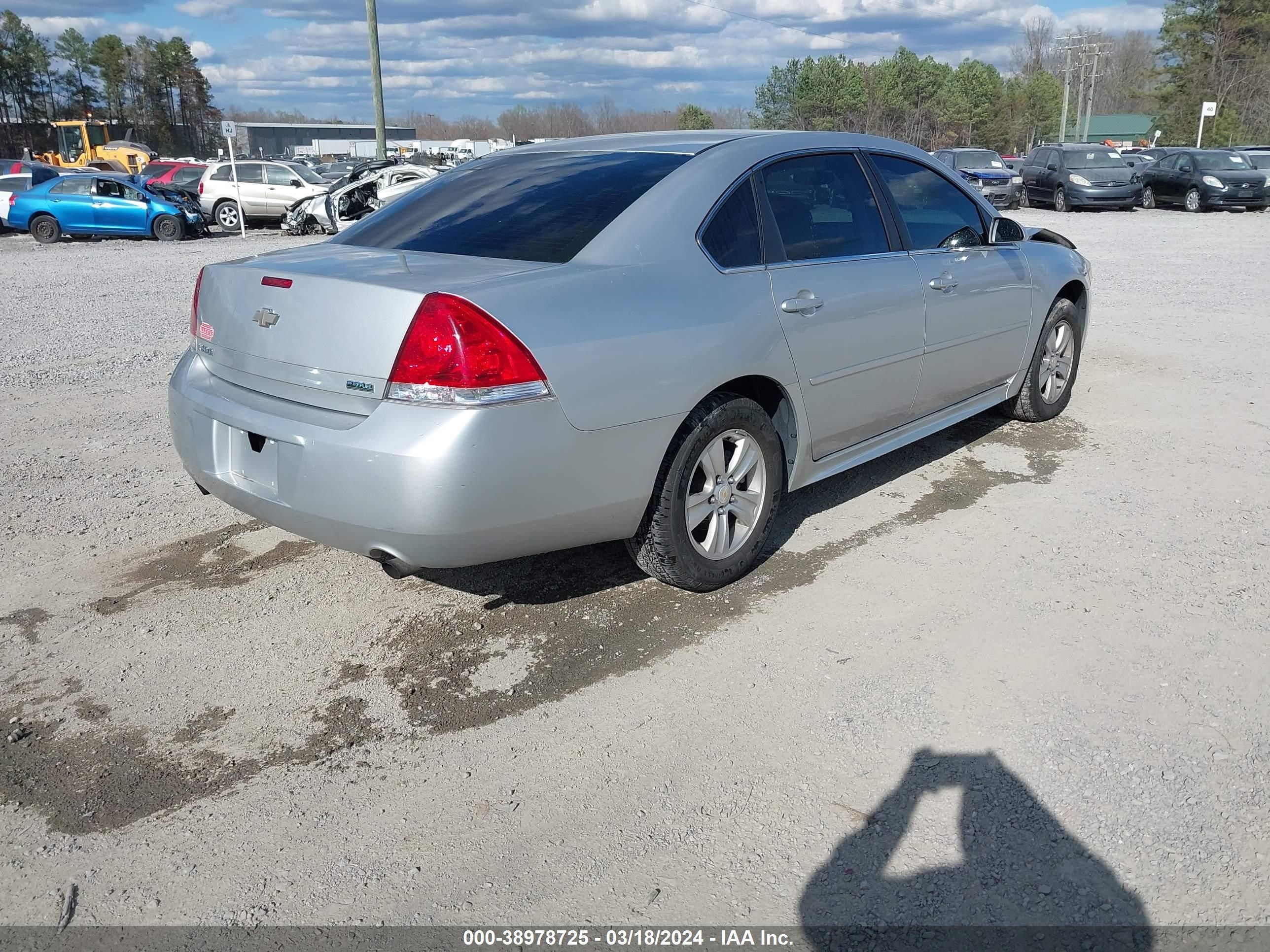 Photo 3 VIN: 2G1WF5E36D1262648 - CHEVROLET IMPALA 