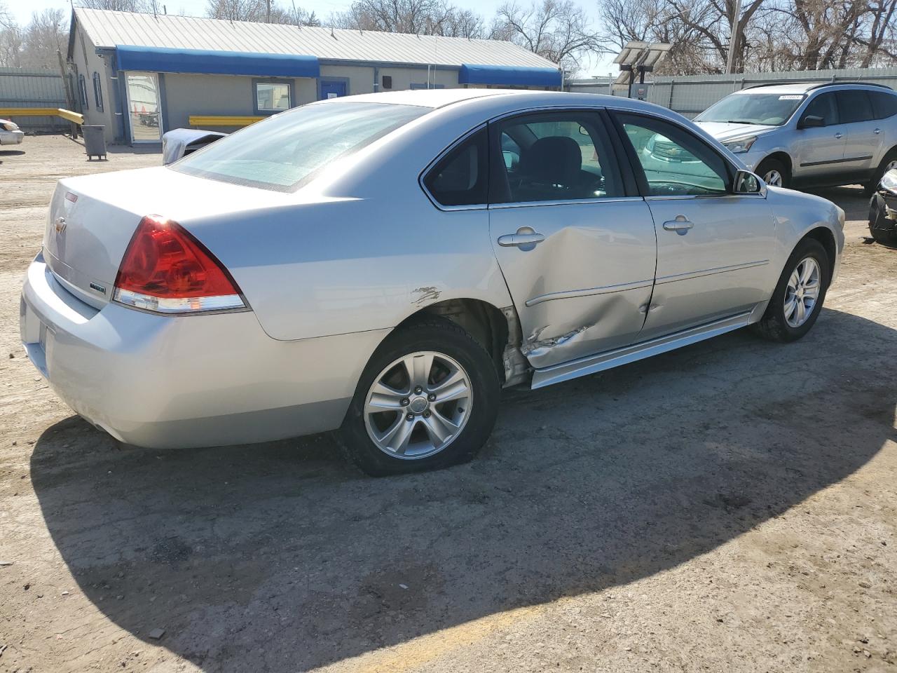 Photo 2 VIN: 2G1WF5E36D1265792 - CHEVROLET IMPALA 