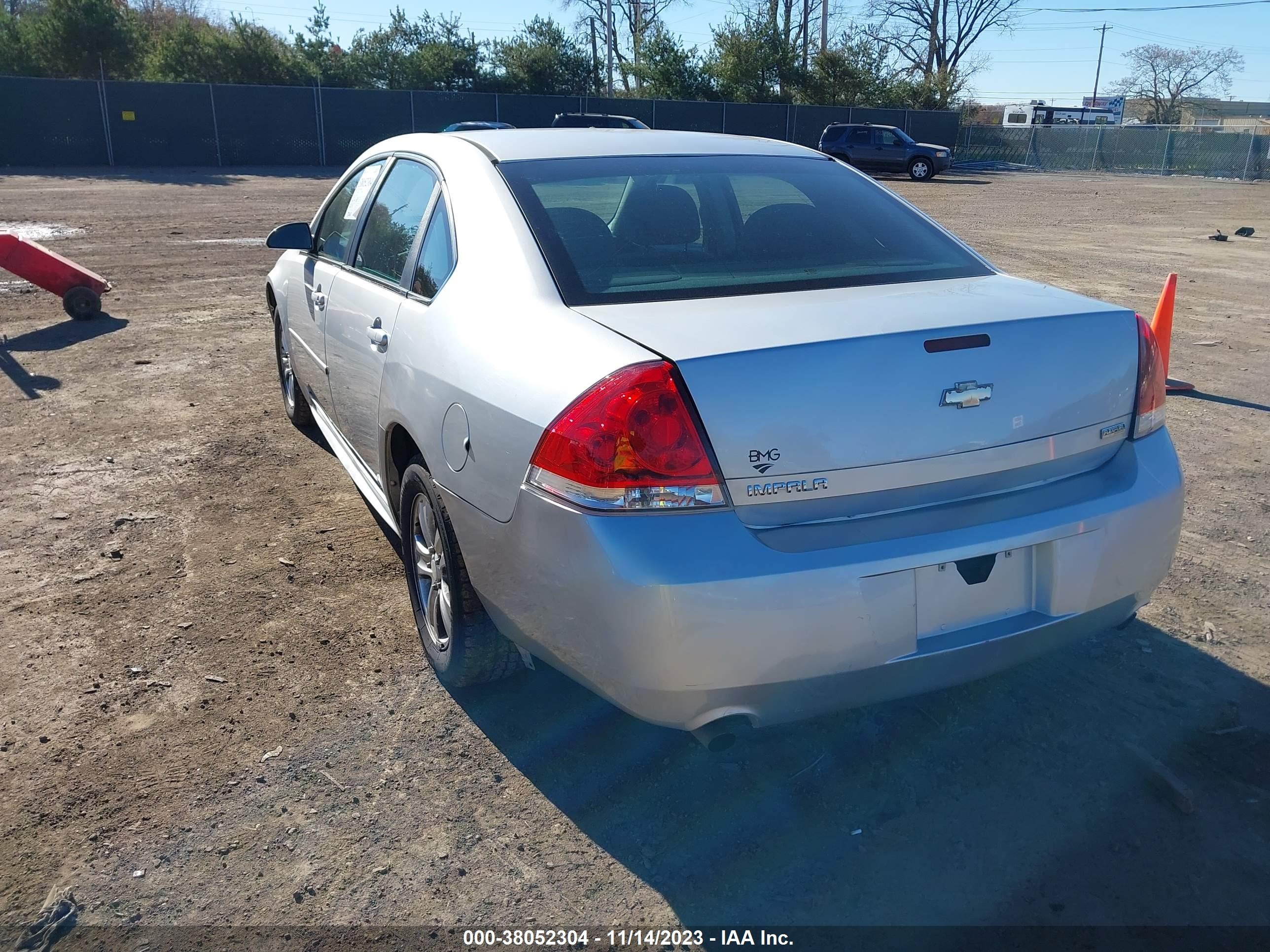 Photo 2 VIN: 2G1WF5E37C1306994 - CHEVROLET IMPALA 