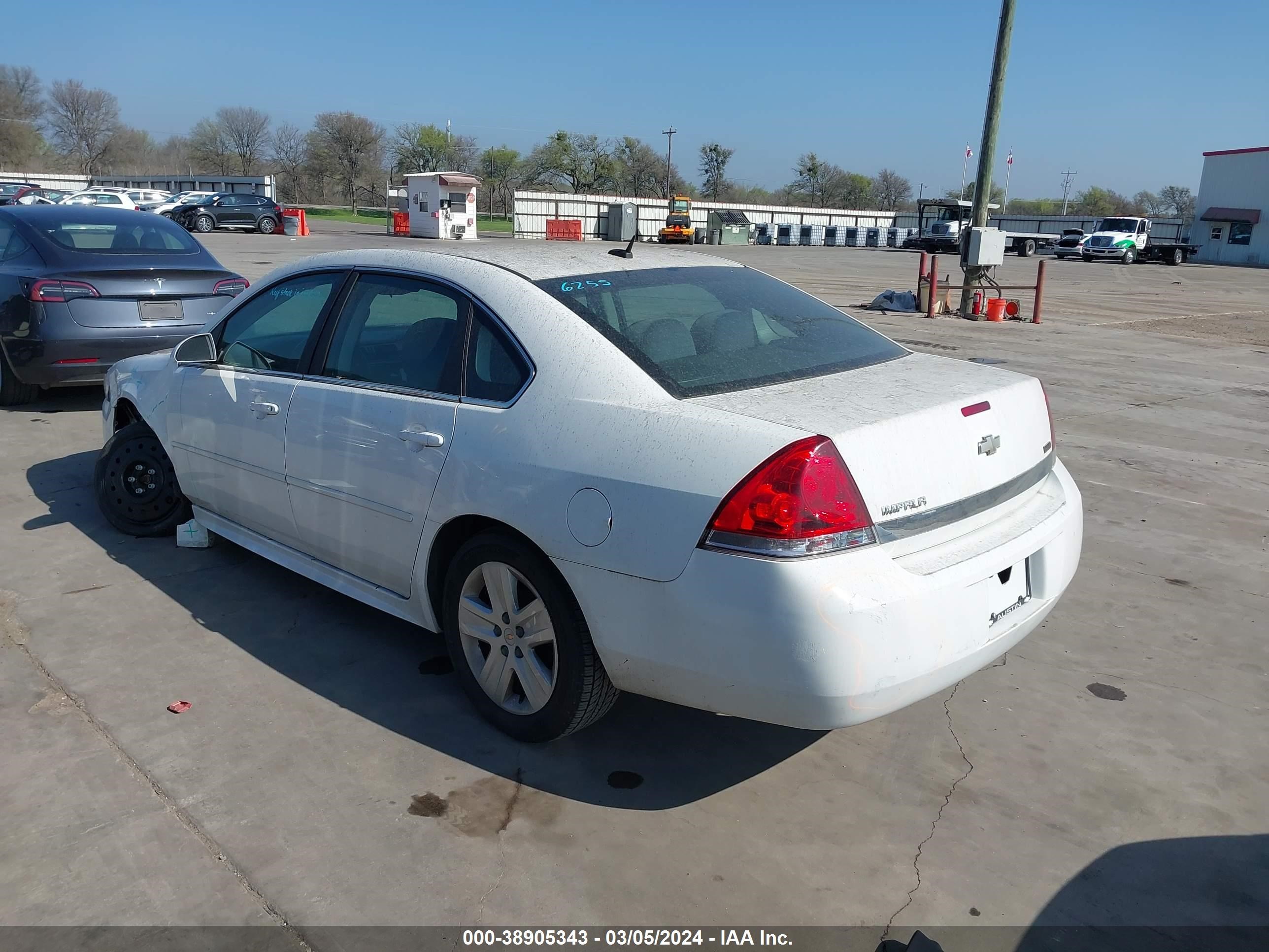 Photo 2 VIN: 2G1WF5EK3B1334409 - CHEVROLET IMPALA 