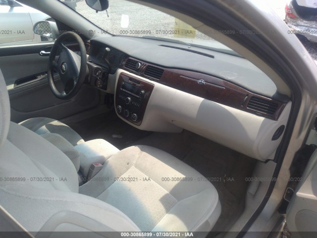 Photo 4 VIN: 2G1WF5EK8B1203203 - CHEVROLET IMPALA 