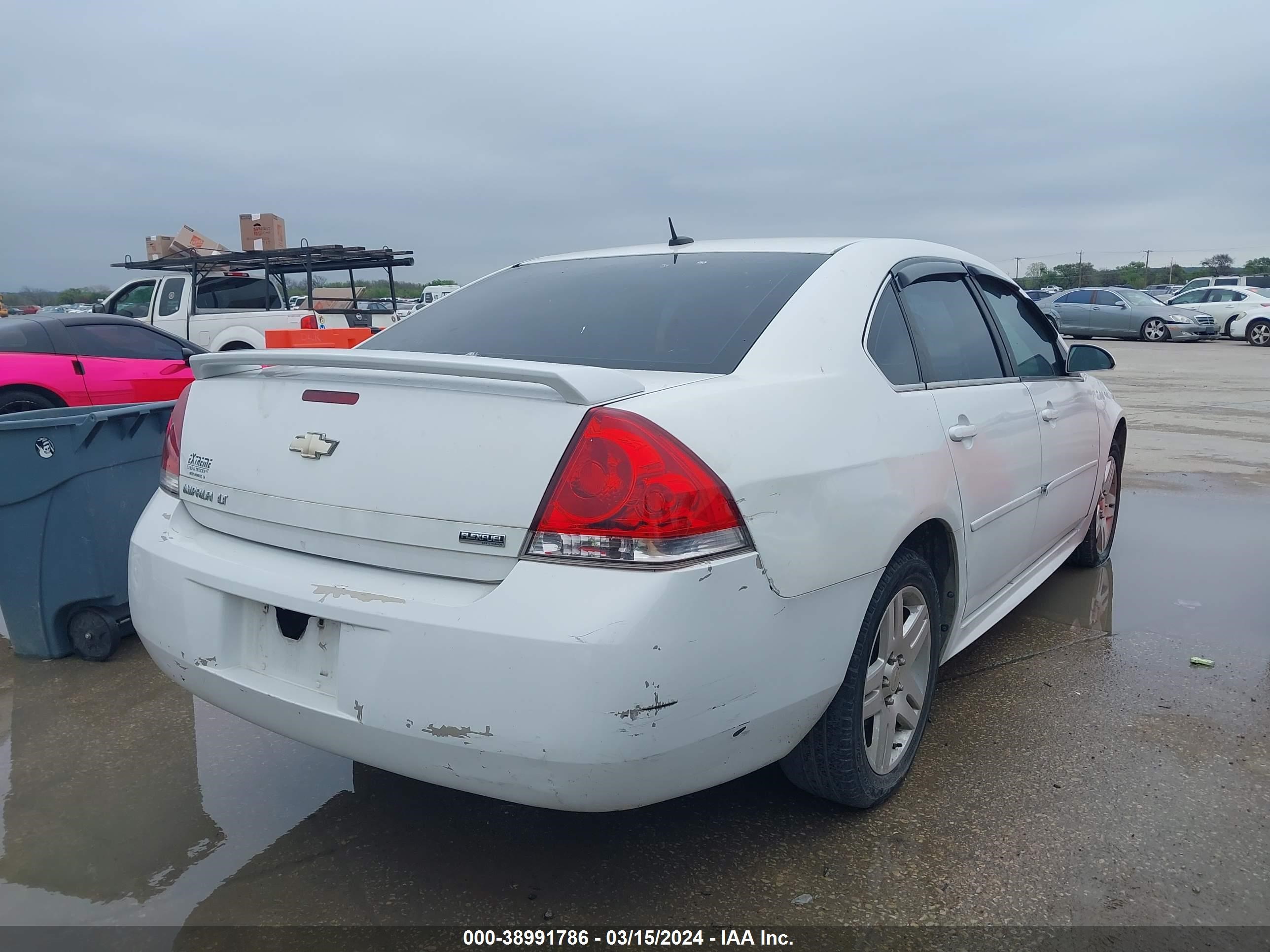 Photo 3 VIN: 2G1WG5E31C1170777 - CHEVROLET IMPALA 