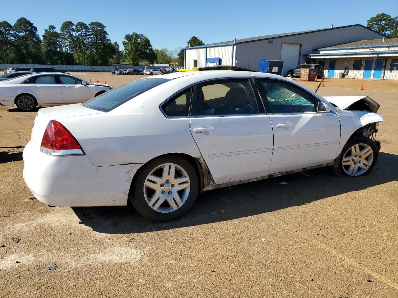 Photo 2 VIN: 2G1WG5E35C1294003 - CHEVROLET IMPALA 