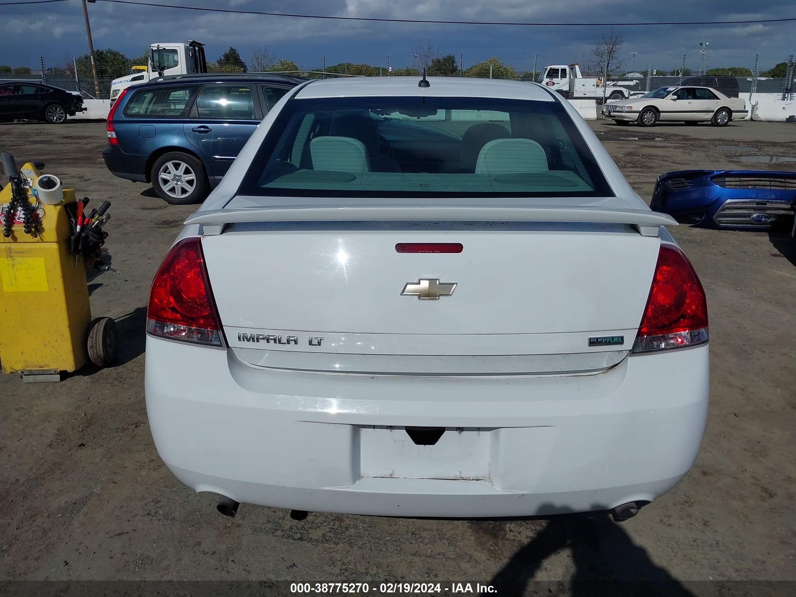 Photo 15 VIN: 2G1WG5E38C1112410 - CHEVROLET IMPALA 