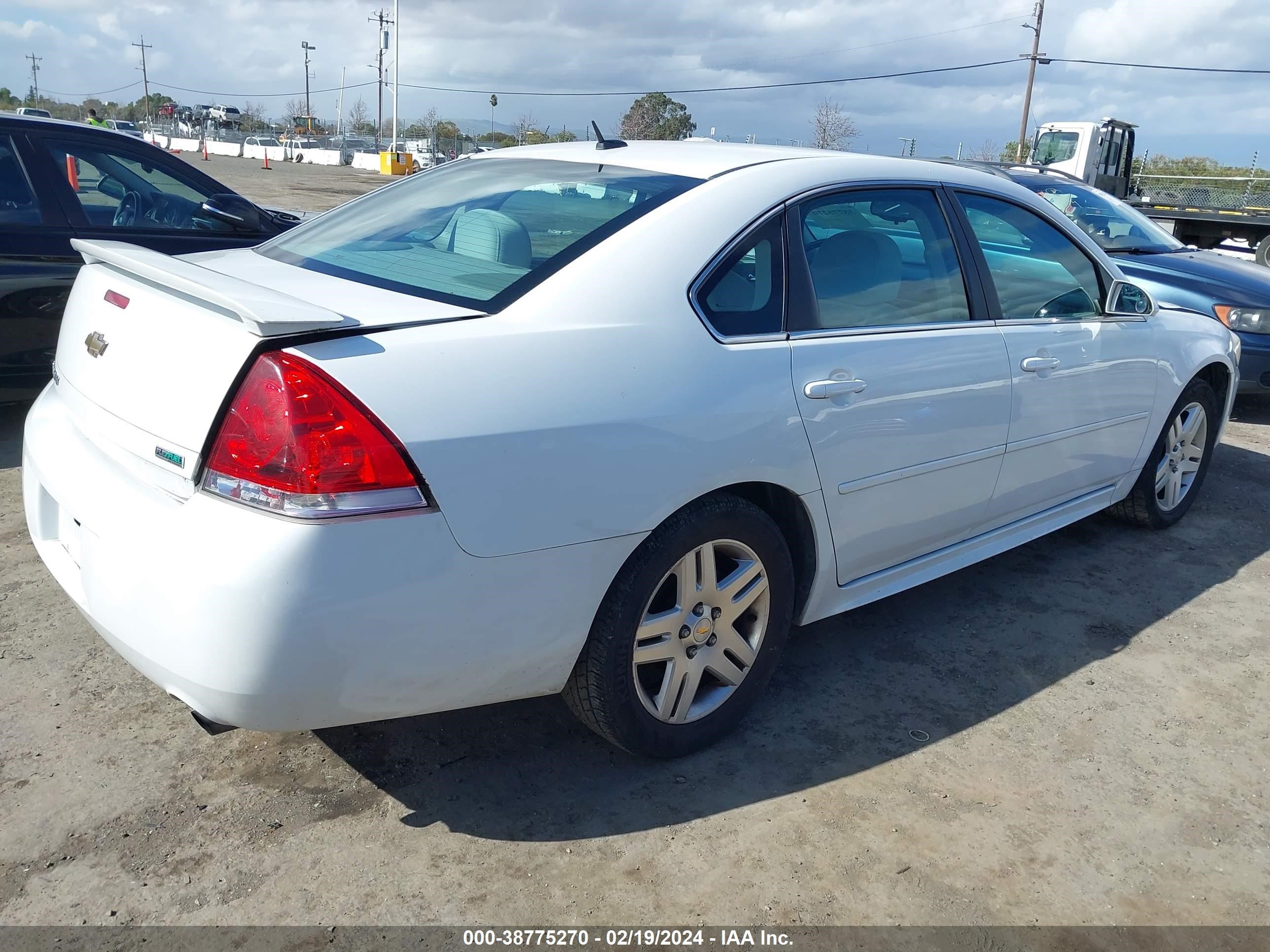 Photo 3 VIN: 2G1WG5E38C1112410 - CHEVROLET IMPALA 