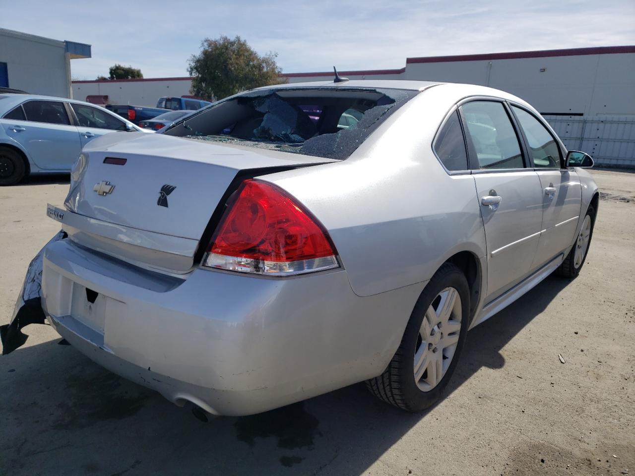 Photo 2 VIN: 2G1WG5E38D1159275 - CHEVROLET IMPALA 