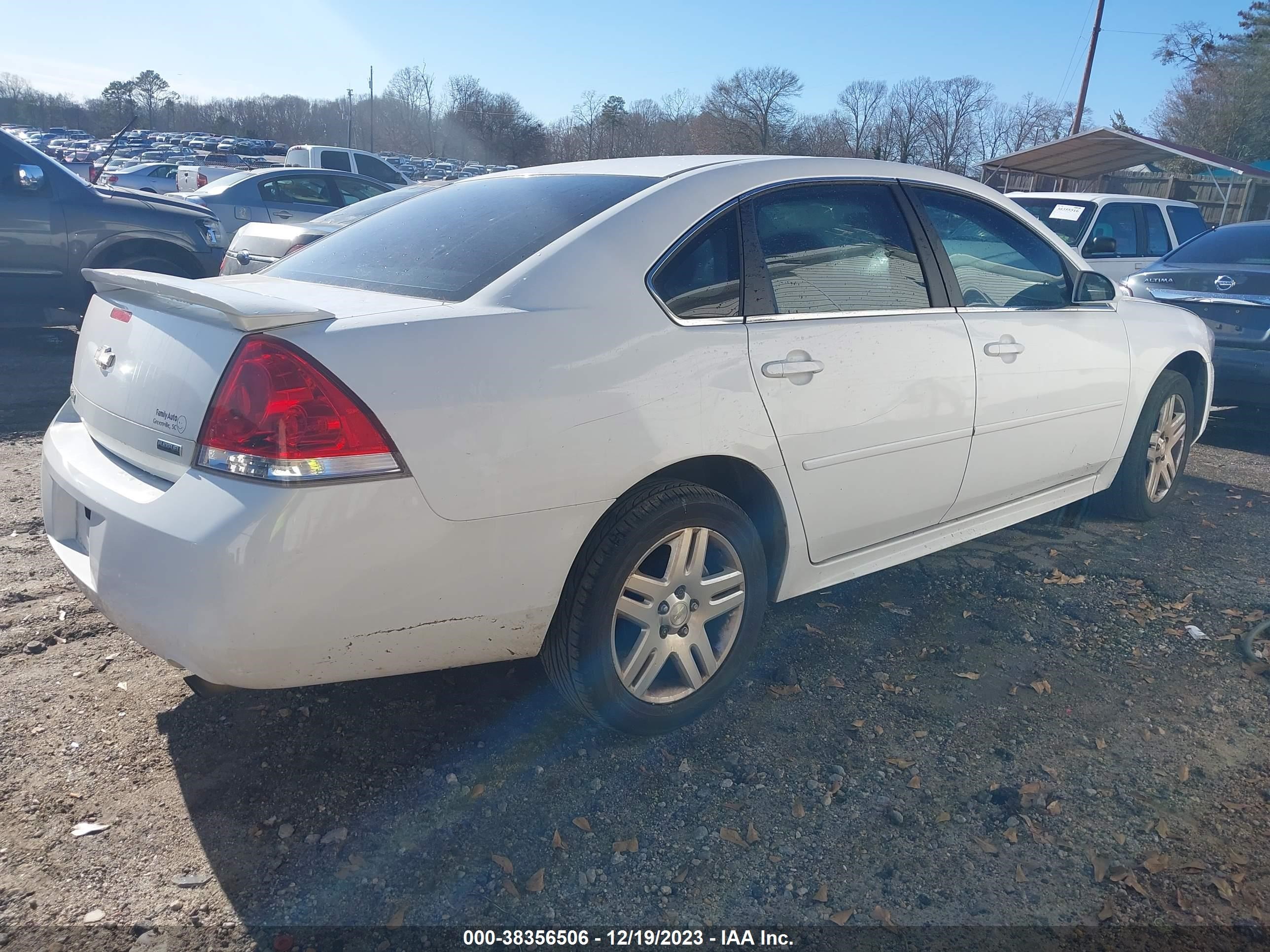 Photo 3 VIN: 2G1WG5E39C1142306 - CHEVROLET IMPALA 