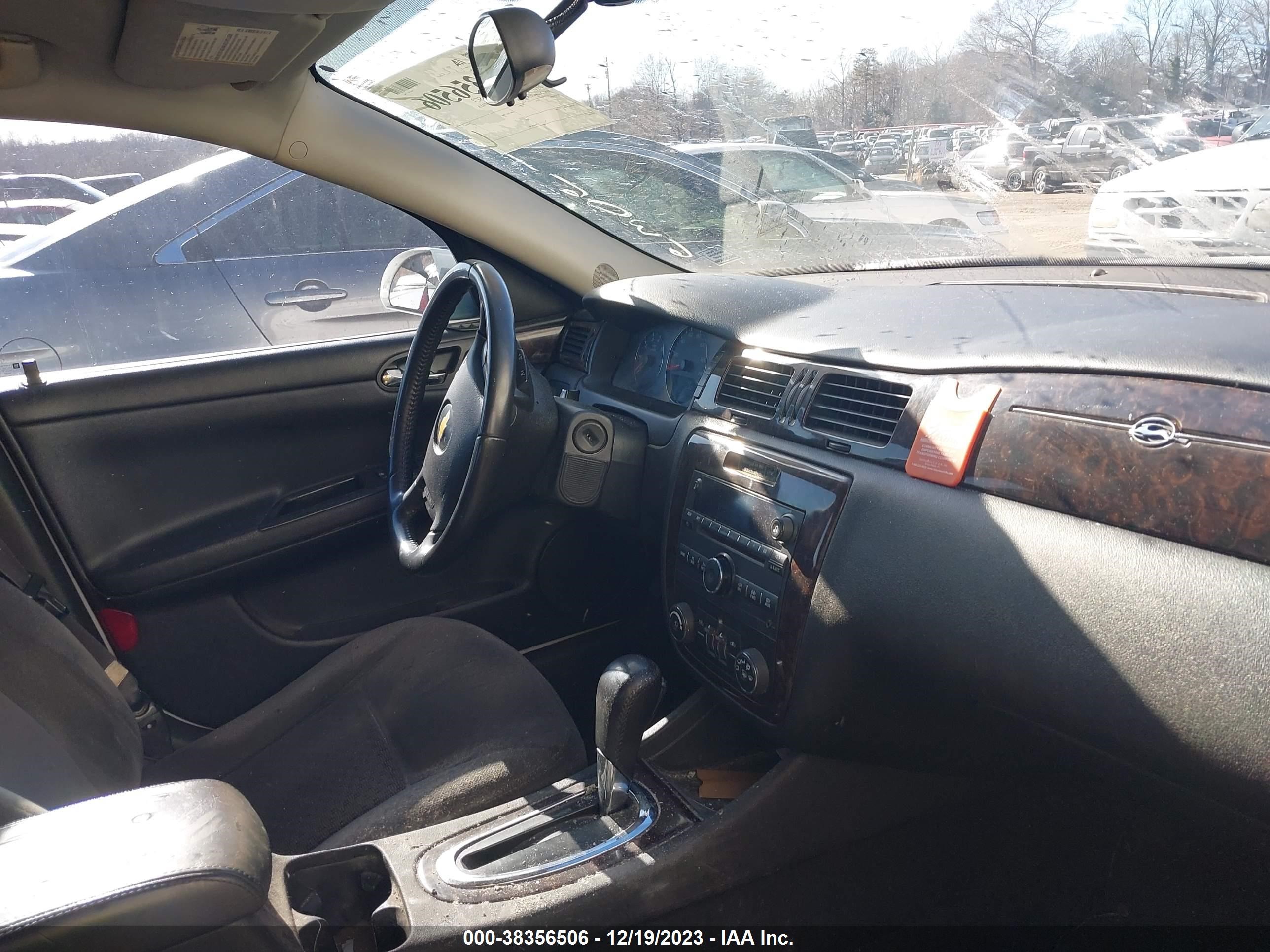 Photo 4 VIN: 2G1WG5E39C1142306 - CHEVROLET IMPALA 