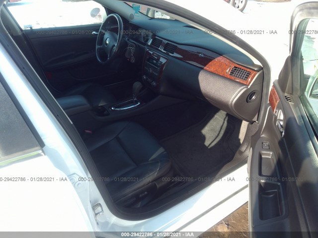 Photo 4 VIN: 2G1WG5EK6B1172675 - CHEVROLET IMPALA 