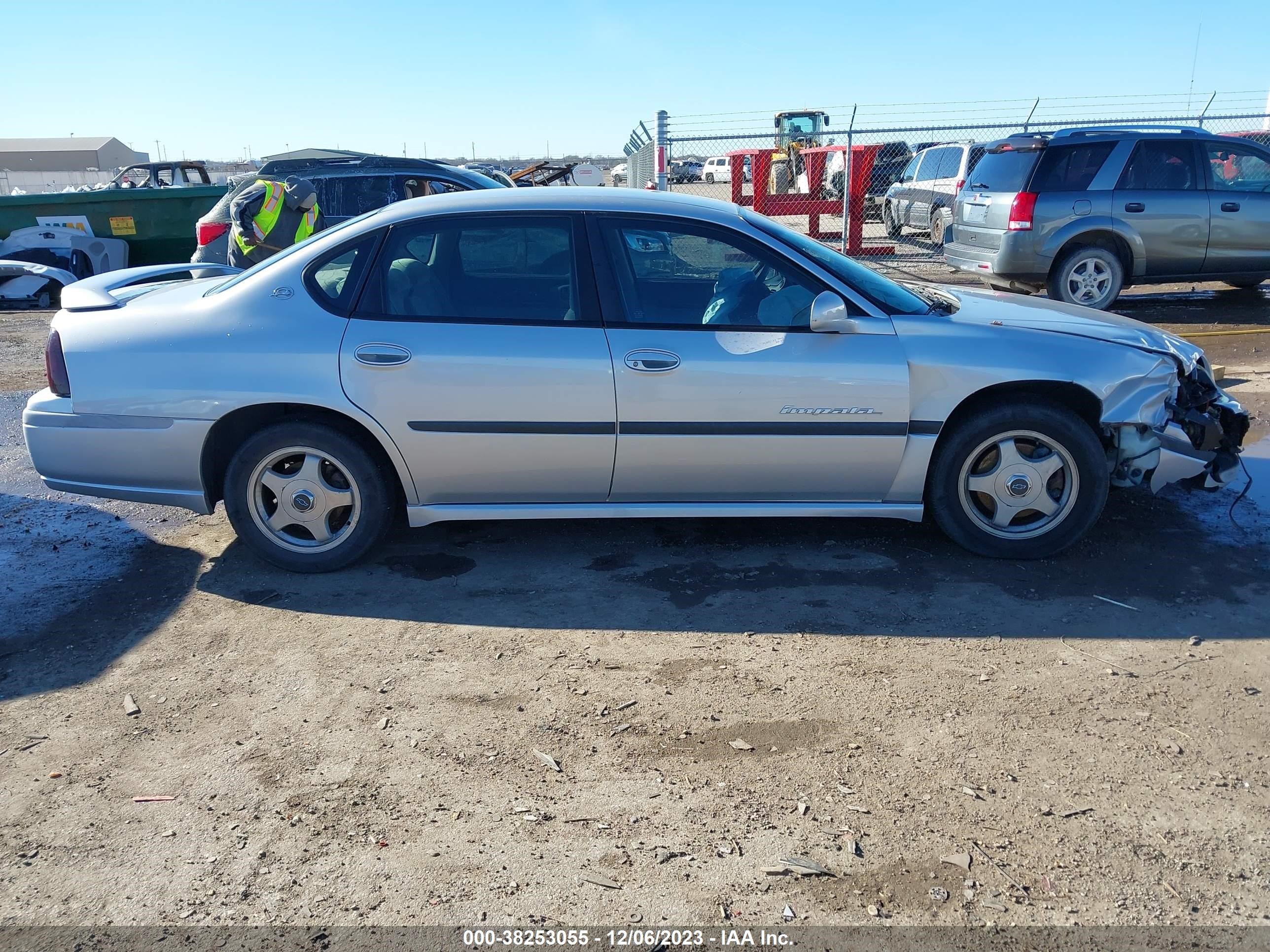 Photo 12 VIN: 2G1WH55K1Y9382415 - CHEVROLET IMPALA 