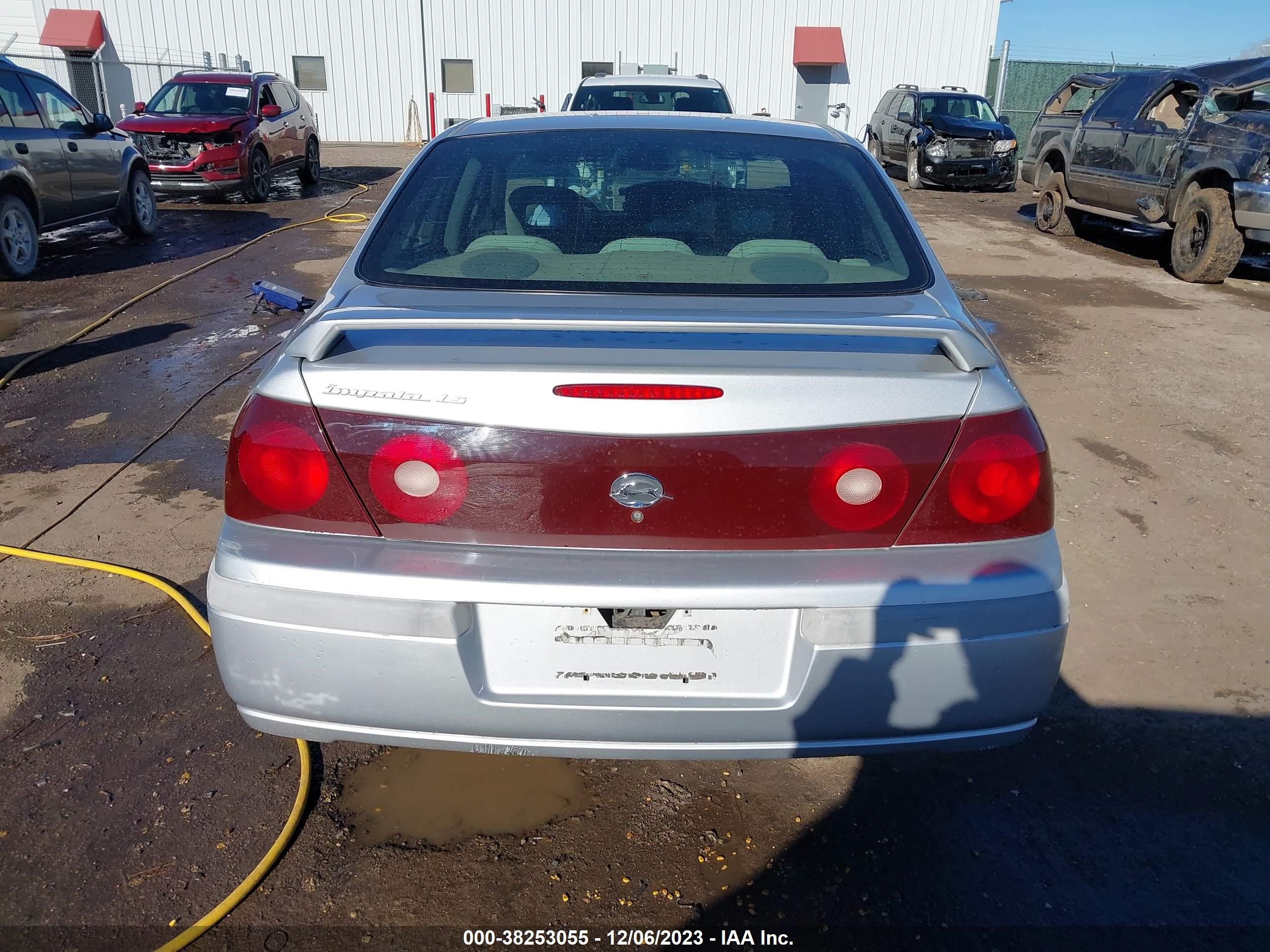 Photo 15 VIN: 2G1WH55K1Y9382415 - CHEVROLET IMPALA 