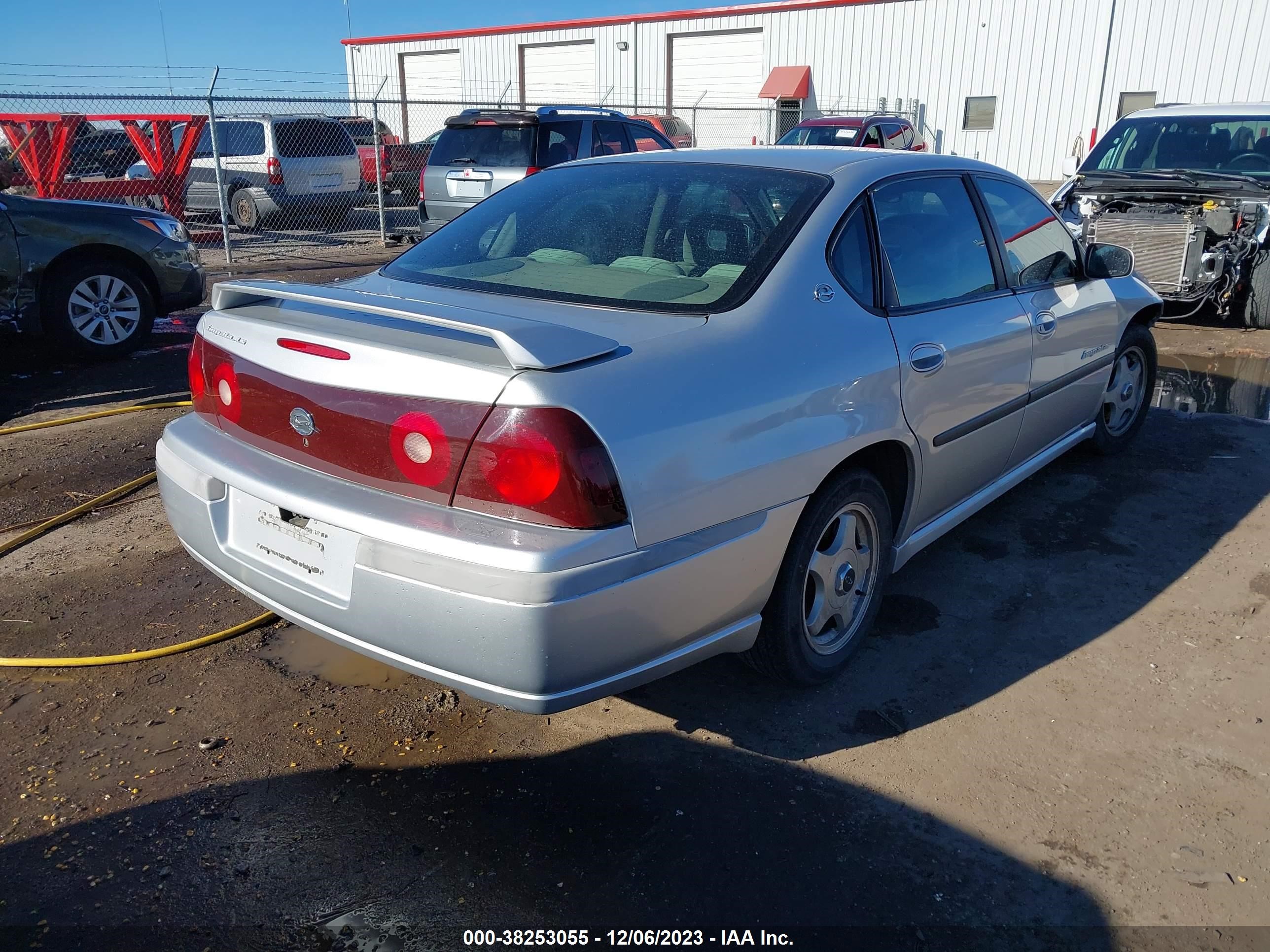 Photo 3 VIN: 2G1WH55K1Y9382415 - CHEVROLET IMPALA 