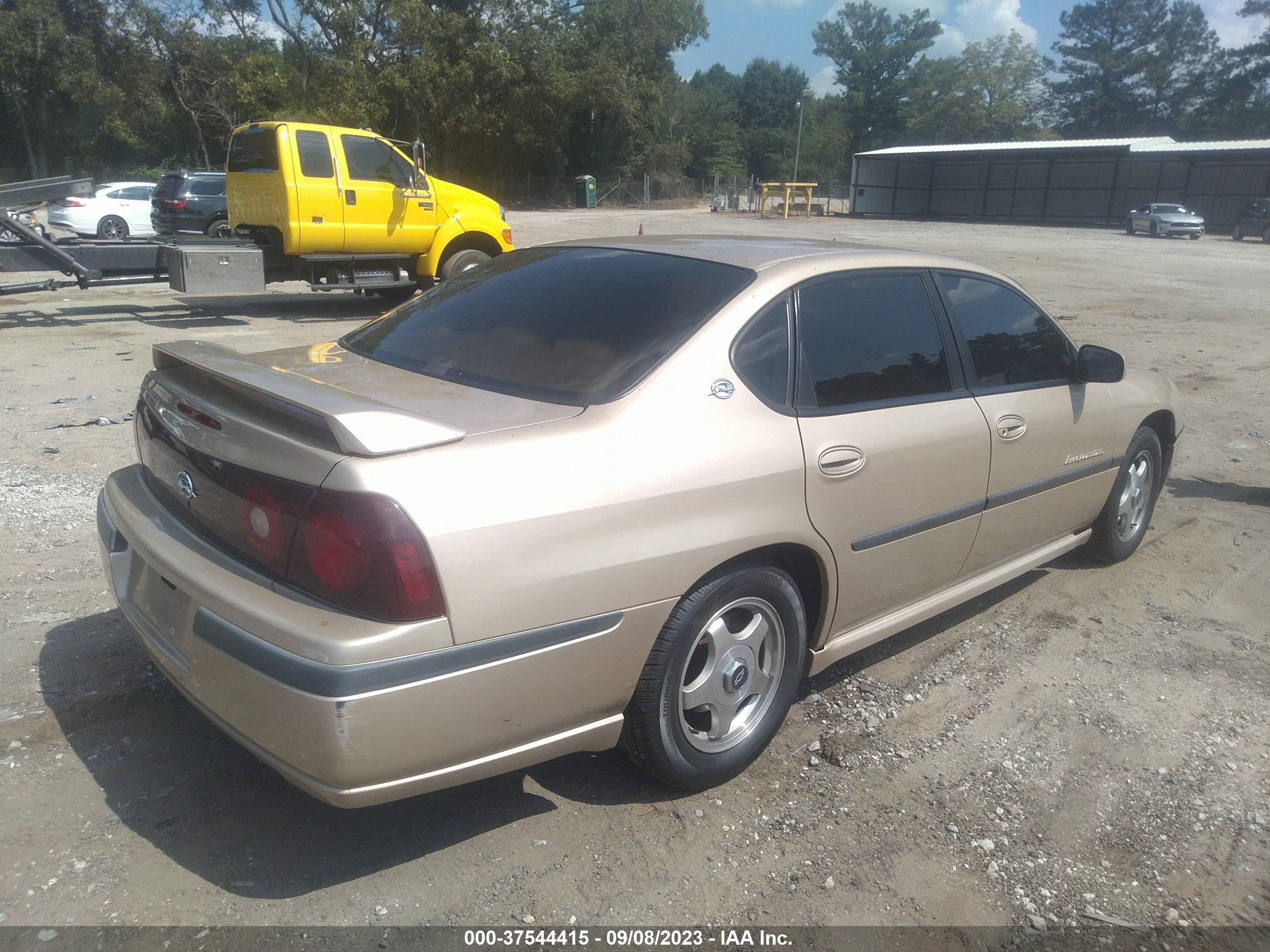 Photo 3 VIN: 2G1WH55K2Y9330145 - CHEVROLET IMPALA 