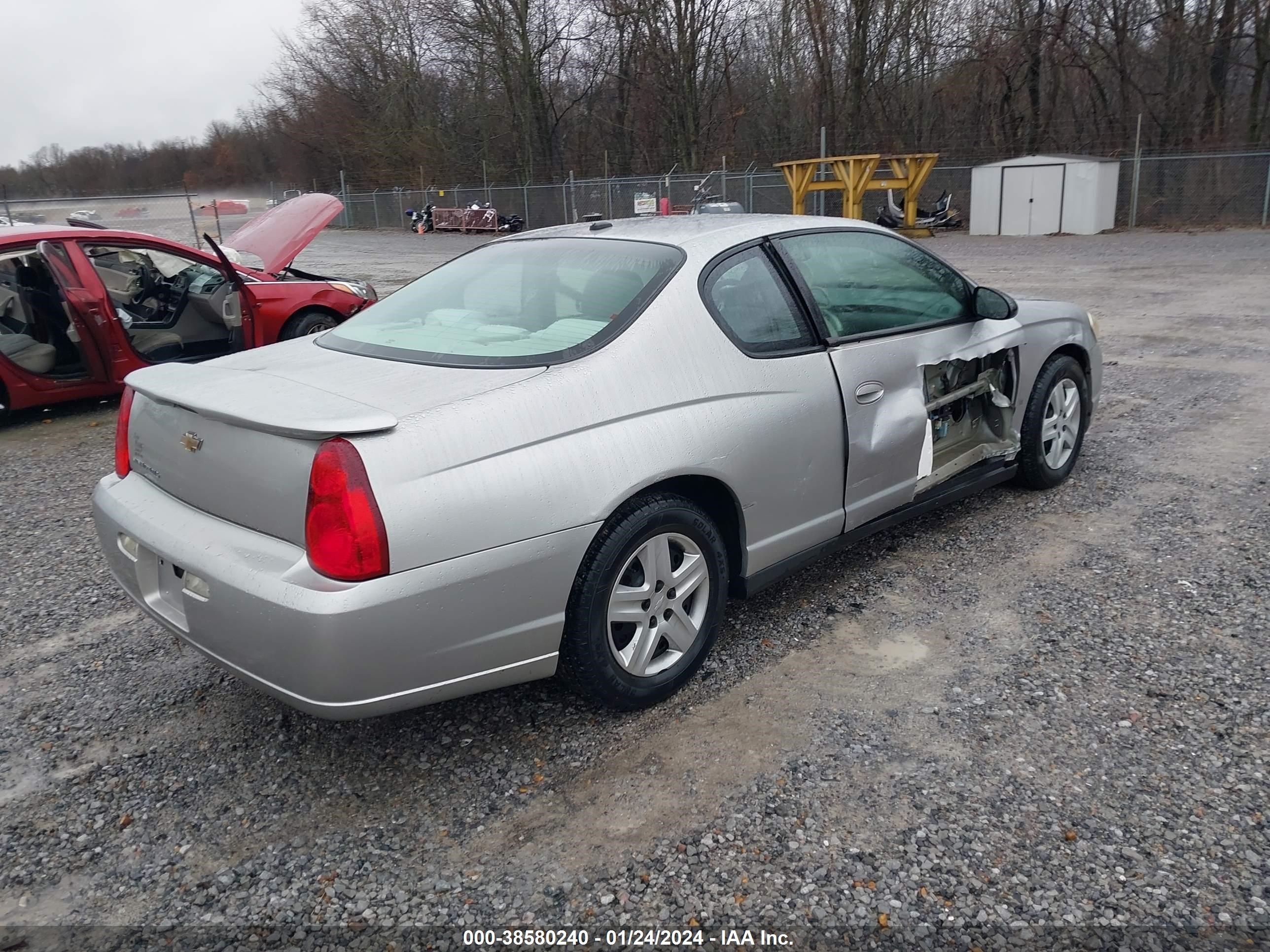 Photo 3 VIN: 2G1WJ15K269316434 - CHEVROLET MONTE CARLO 