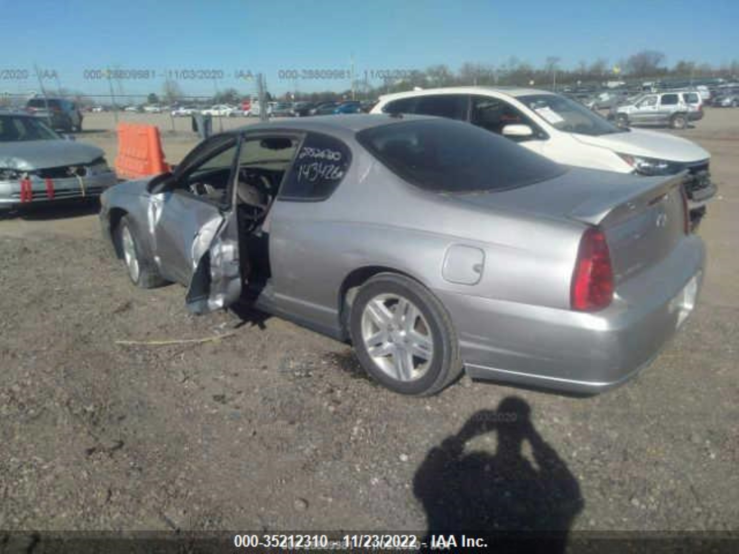 Photo 2 VIN: 2G1WK151969276986 - CHEVROLET MONTE CARLO 