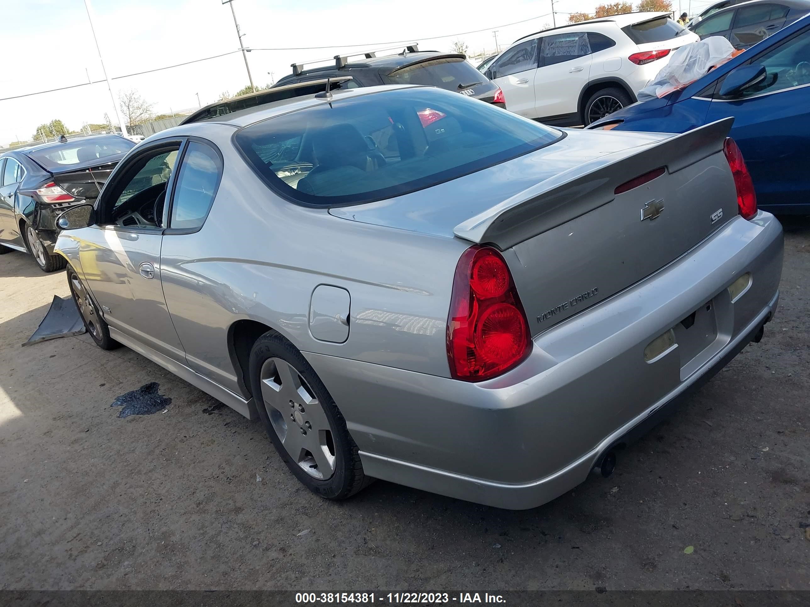 Photo 2 VIN: 2G1WL15C279233154 - CHEVROLET MONTE CARLO 