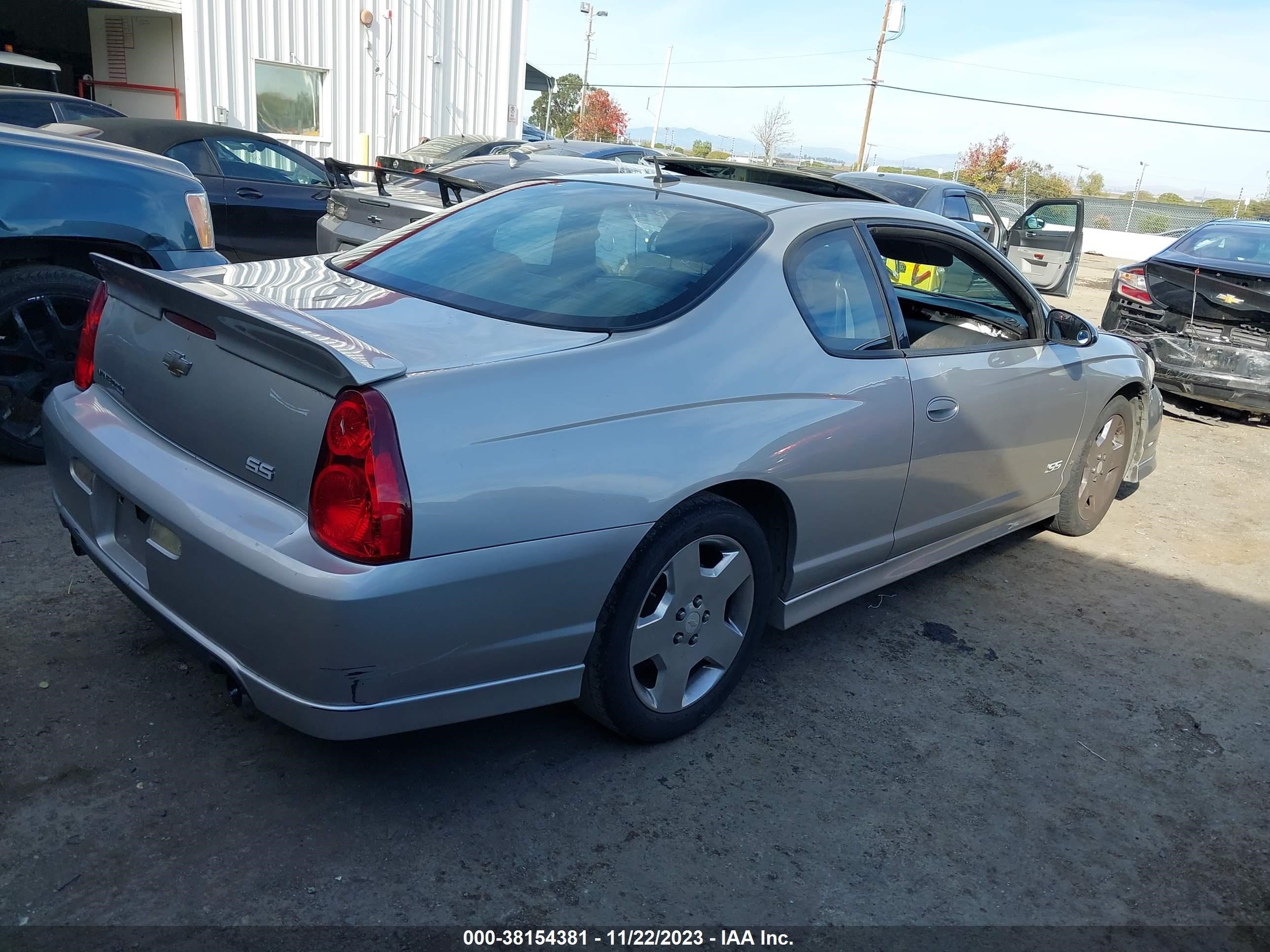 Photo 3 VIN: 2G1WL15C279233154 - CHEVROLET MONTE CARLO 