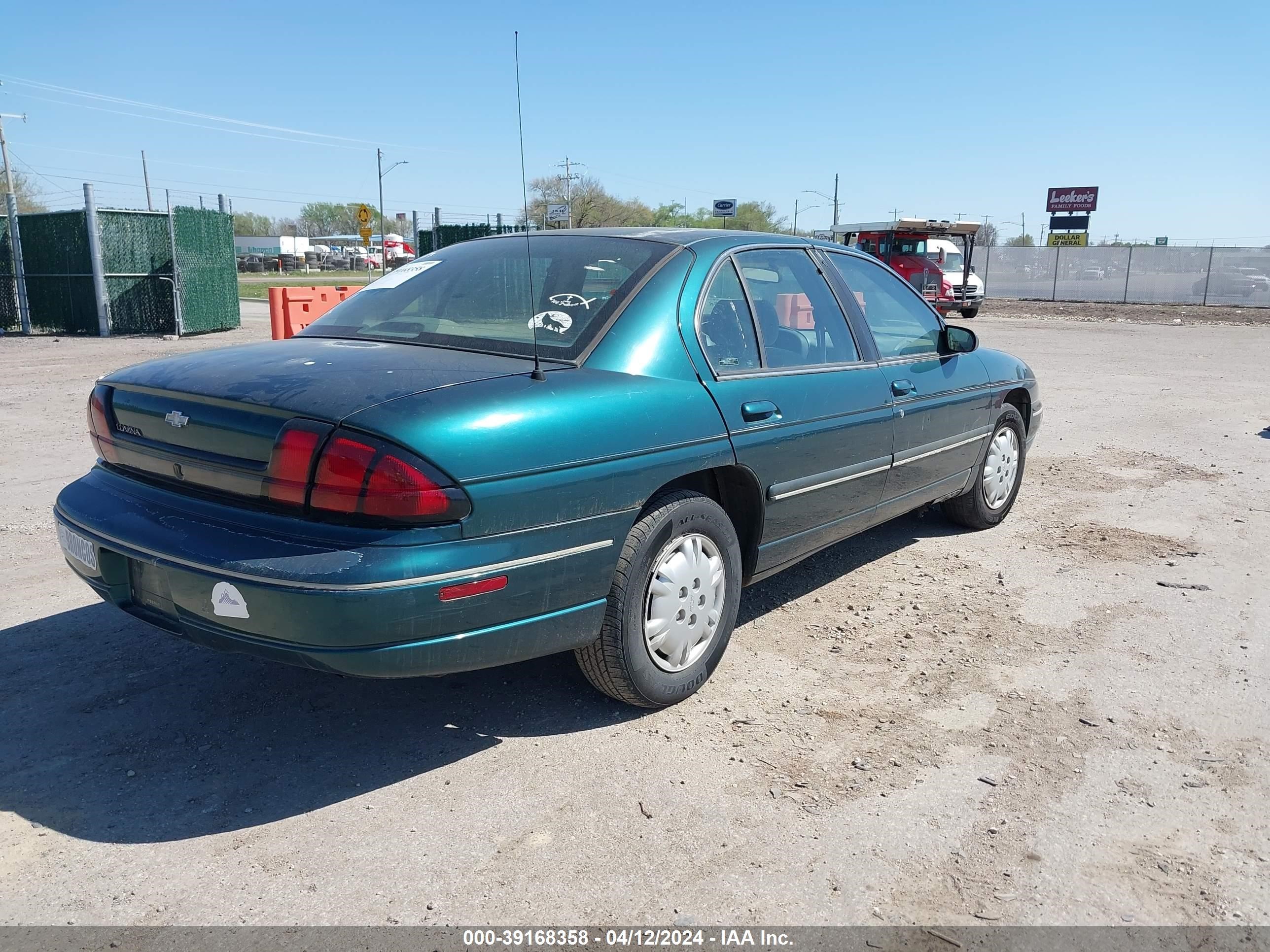 Photo 3 VIN: 2G1WL52J1Y1293694 - CHEVROLET LUMINA 