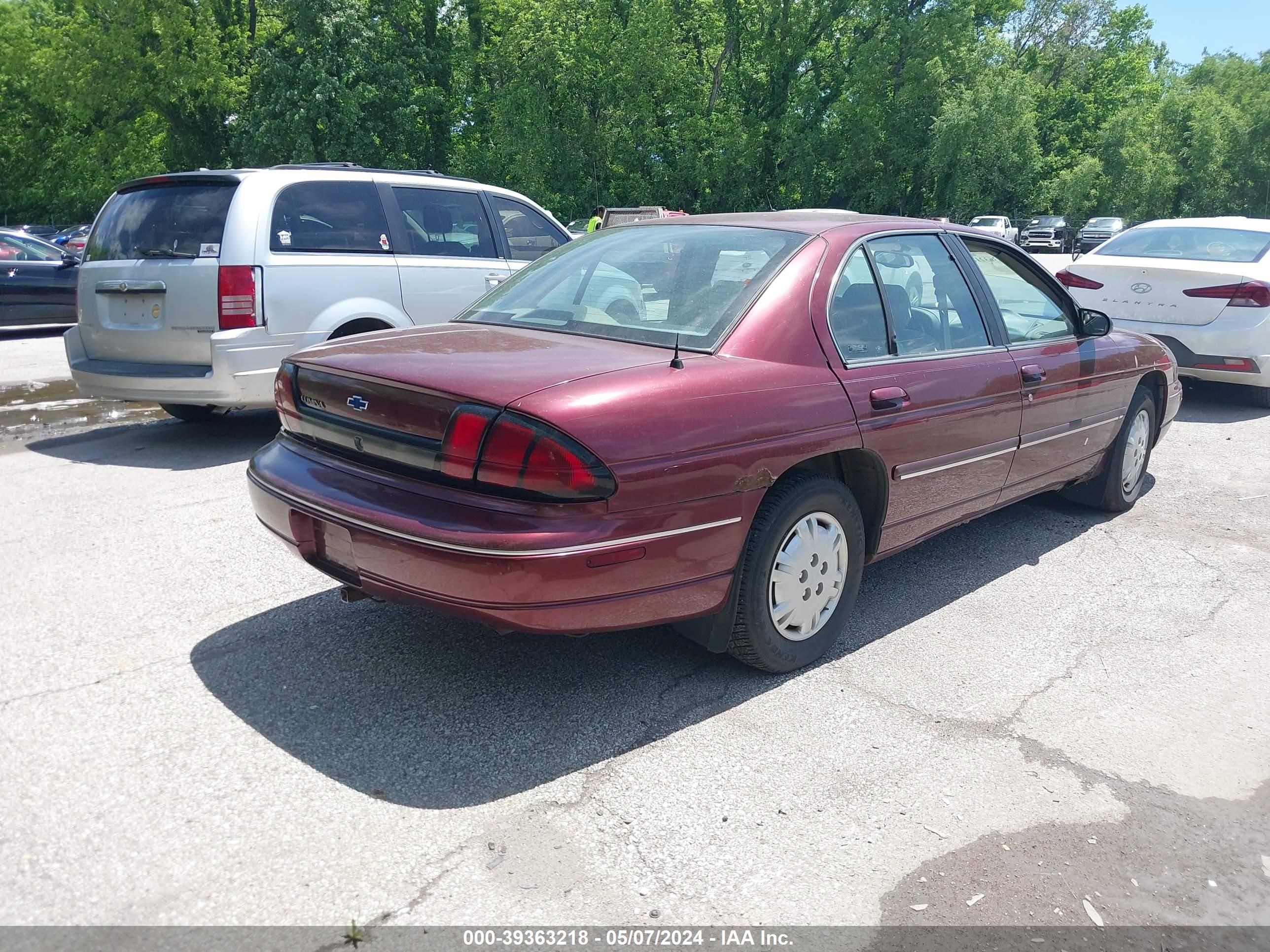 Photo 3 VIN: 2G1WL52J411288141 - CHEVROLET LUMINA 