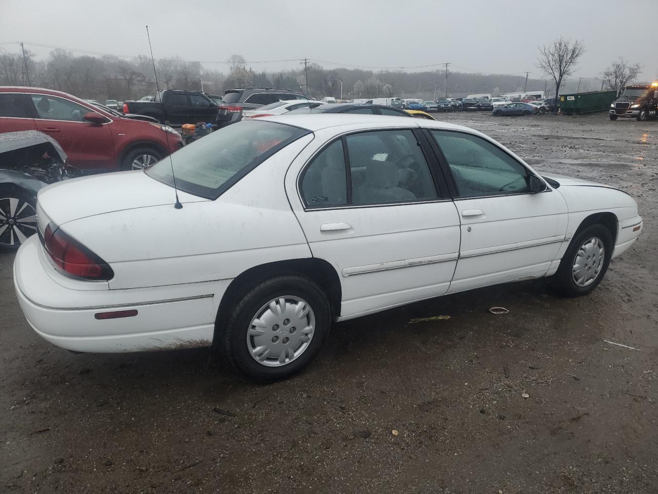 Photo 2 VIN: 2G1WL52J5Y1162574 - CHEVROLET LUMINA 