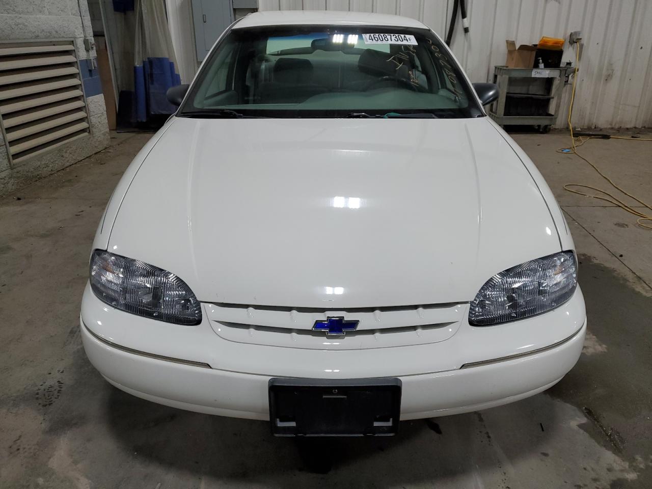 Photo 4 VIN: 2G1WL52J611206166 - CHEVROLET LUMINA 