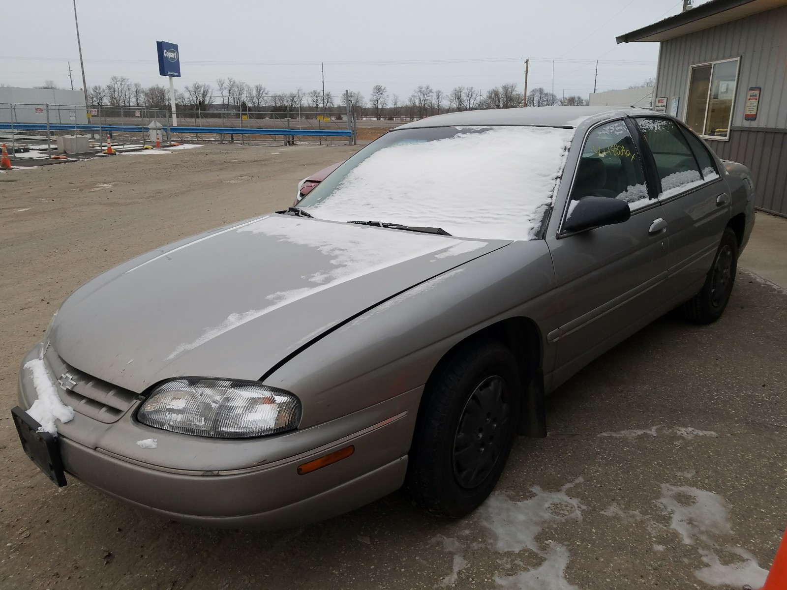 Photo 1 VIN: 2G1WL52M0V1108458 - CHEVROLET LUMINA BAS 