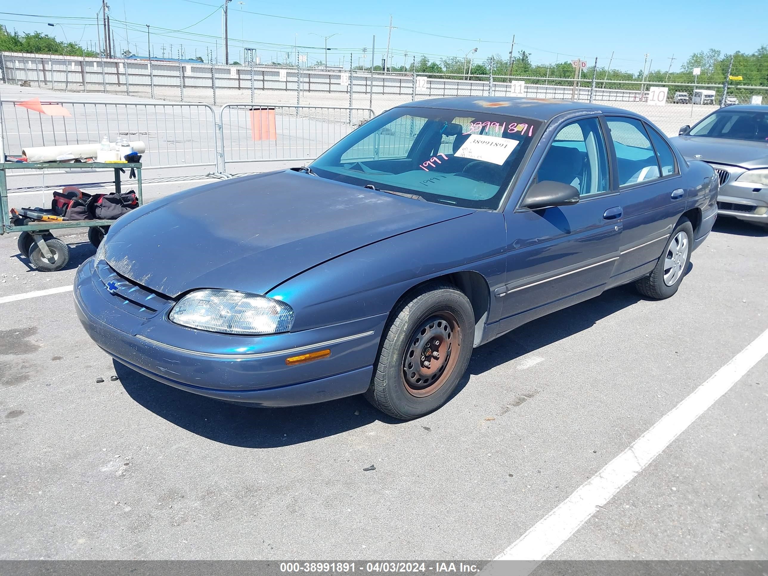 Photo 1 VIN: 2G1WL52M0V9147648 - CHEVROLET LUMINA 