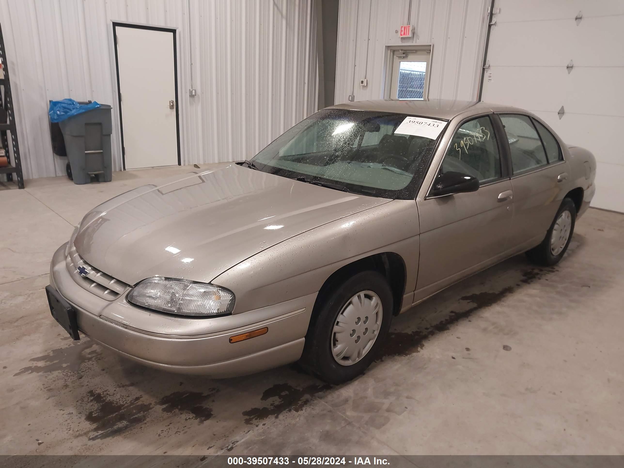 Photo 1 VIN: 2G1WL52M0W9150440 - CHEVROLET LUMINA 