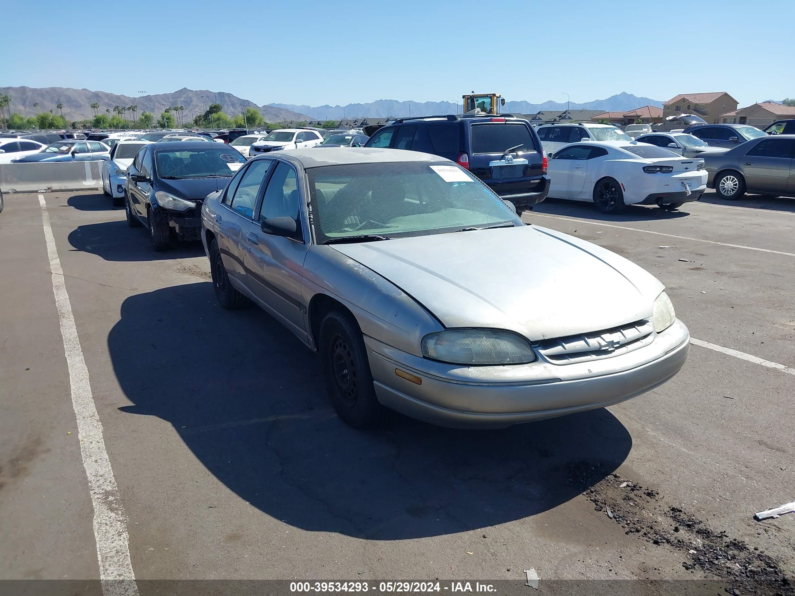 Photo 0 VIN: 2G1WL52M0W9270545 - CHEVROLET LUMINA 