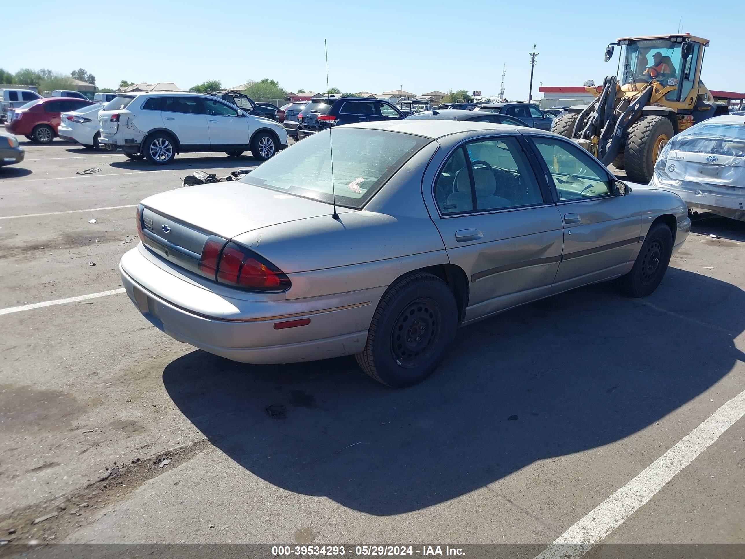 Photo 3 VIN: 2G1WL52M0W9270545 - CHEVROLET LUMINA 