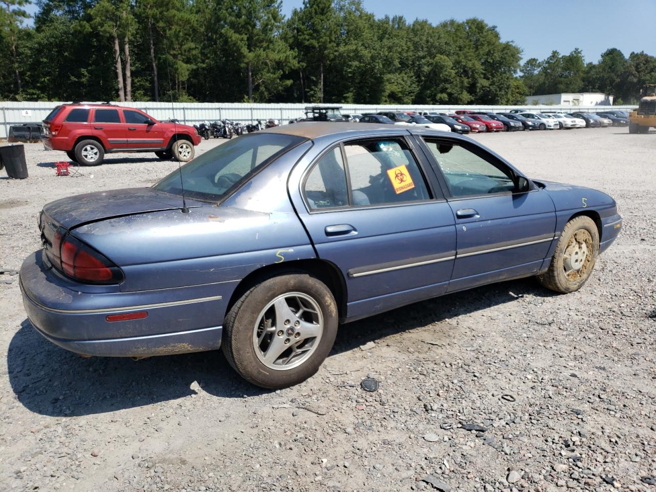 Photo 2 VIN: 2G1WL52M1W9335113 - CHEVROLET LUMINA 