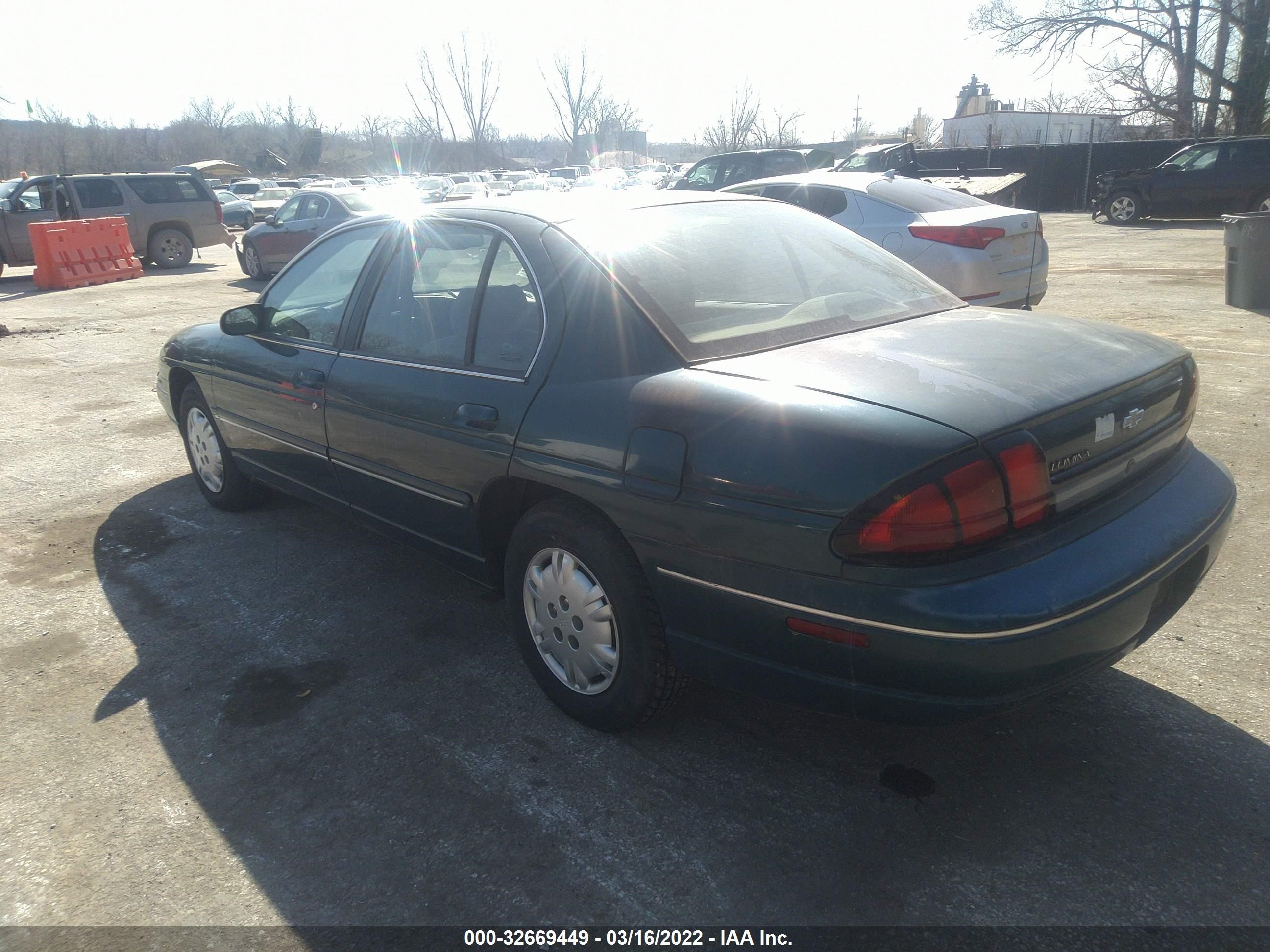 Photo 3 VIN: 2G1WL52M2W1101075 - CHEVROLET LUMINA 