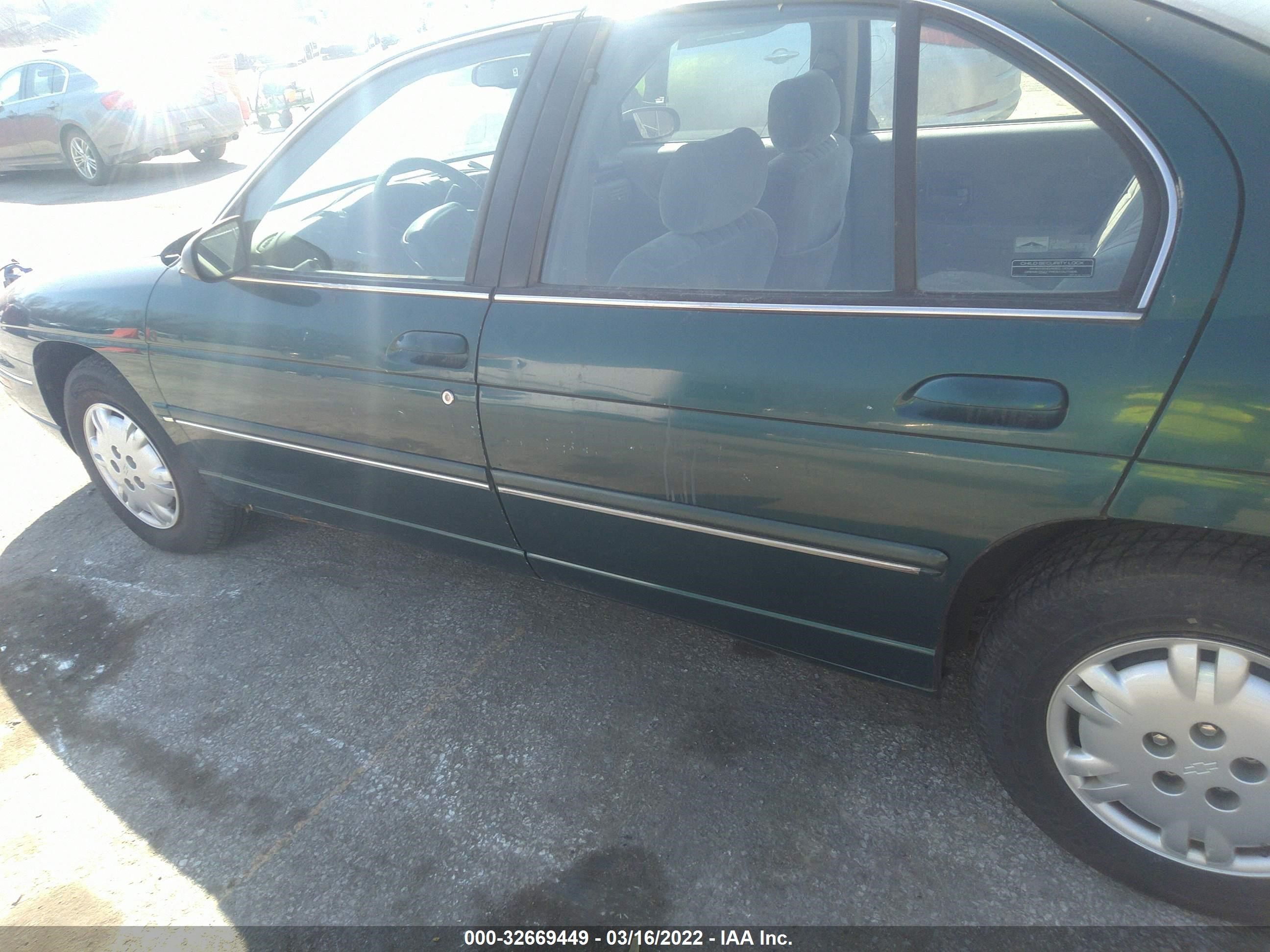 Photo 6 VIN: 2G1WL52M2W1101075 - CHEVROLET LUMINA 