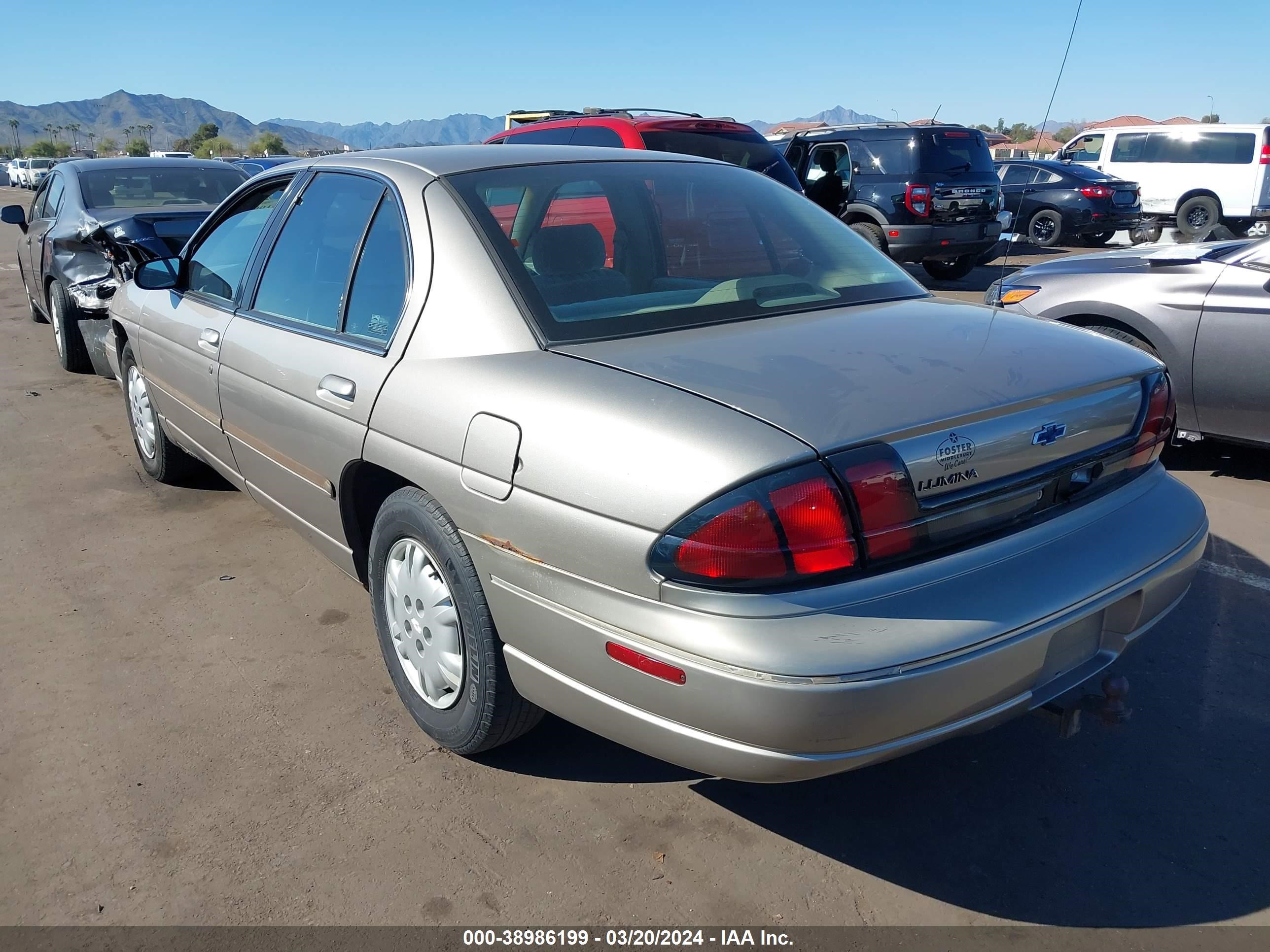 Photo 2 VIN: 2G1WL52M2X9161683 - CHEVROLET LUMINA 