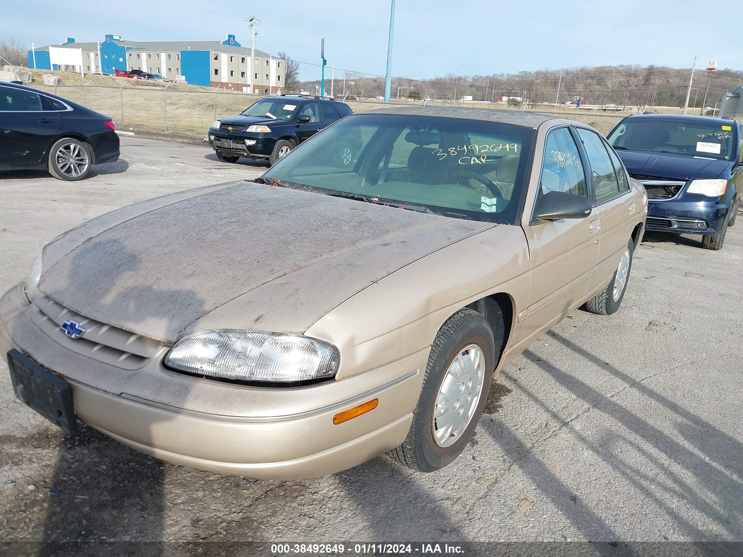 Photo 5 VIN: 2G1WL52M3W9242075 - CHEVROLET LUMINA 