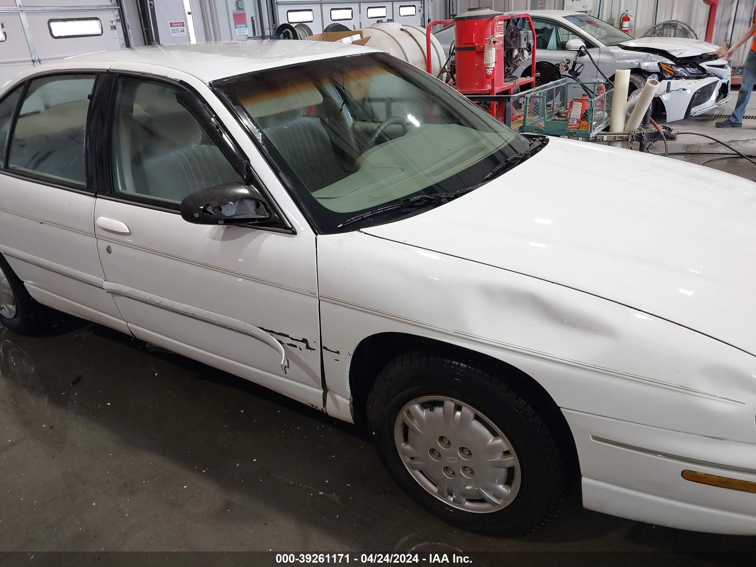 Photo 5 VIN: 2G1WL52M8X9279205 - CHEVROLET LUMINA 