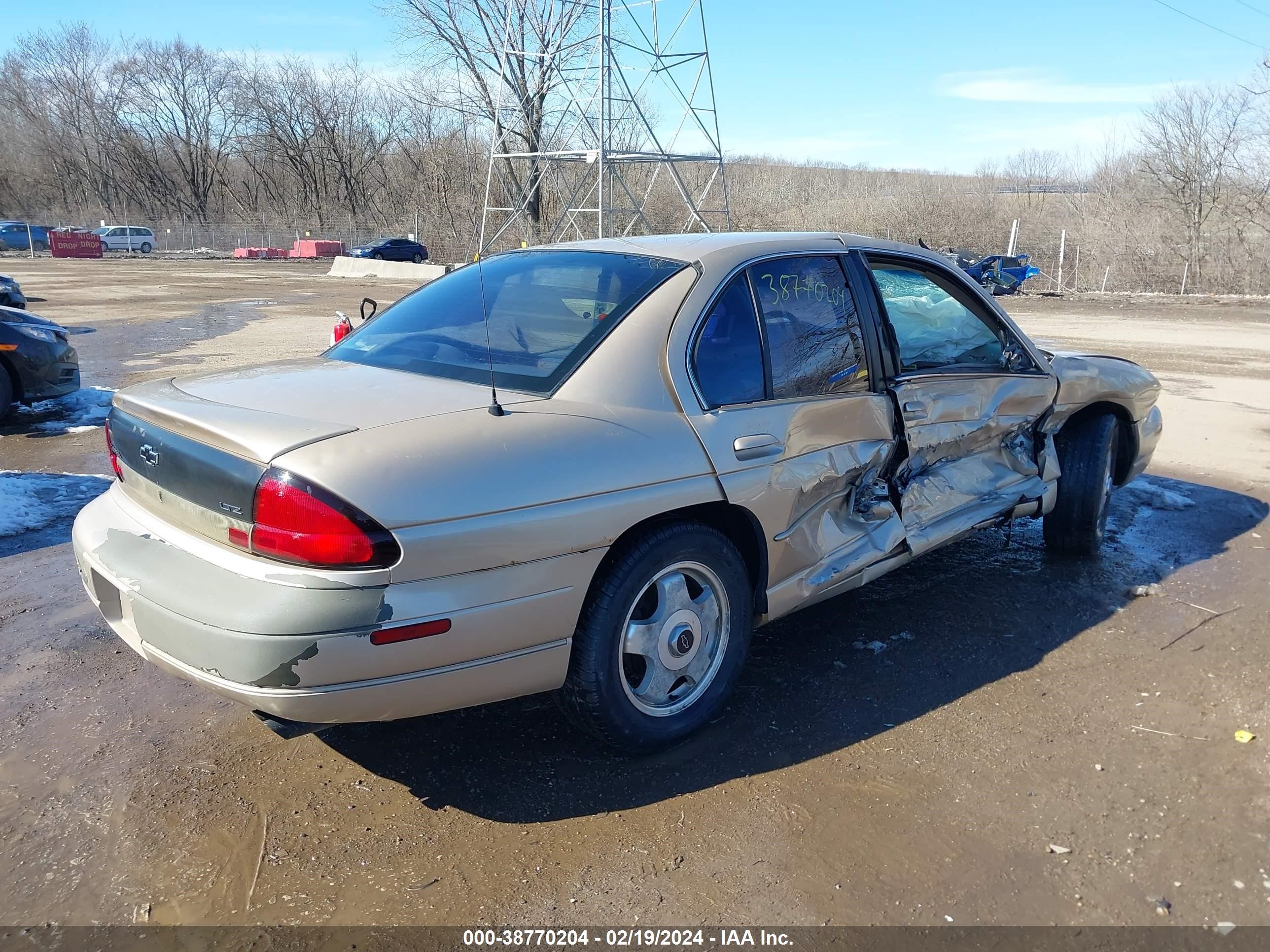 Photo 3 VIN: 2G1WN52K2W9196909 - CHEVROLET LUMINA 