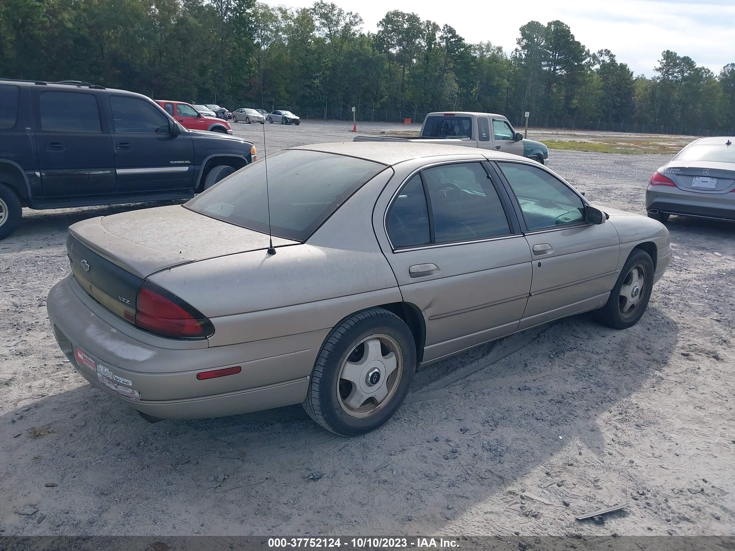 Photo 3 VIN: 2G1WN52K7W9308359 - CHEVROLET LUMINA 