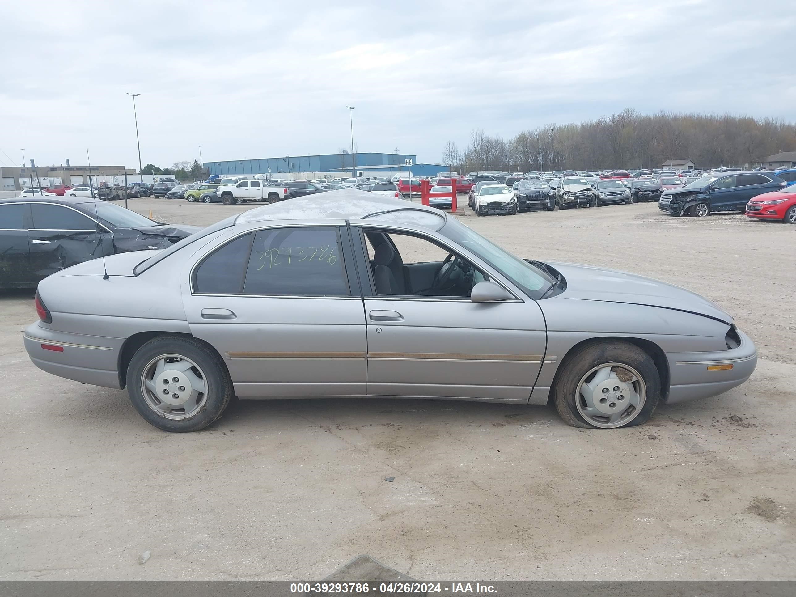 Photo 12 VIN: 2G1WN52M0T1147395 - CHEVROLET LUMINA 