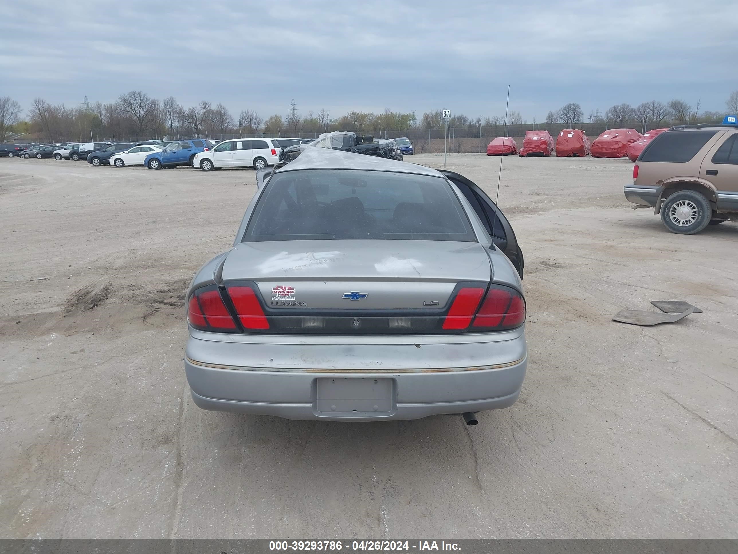 Photo 15 VIN: 2G1WN52M0T1147395 - CHEVROLET LUMINA 