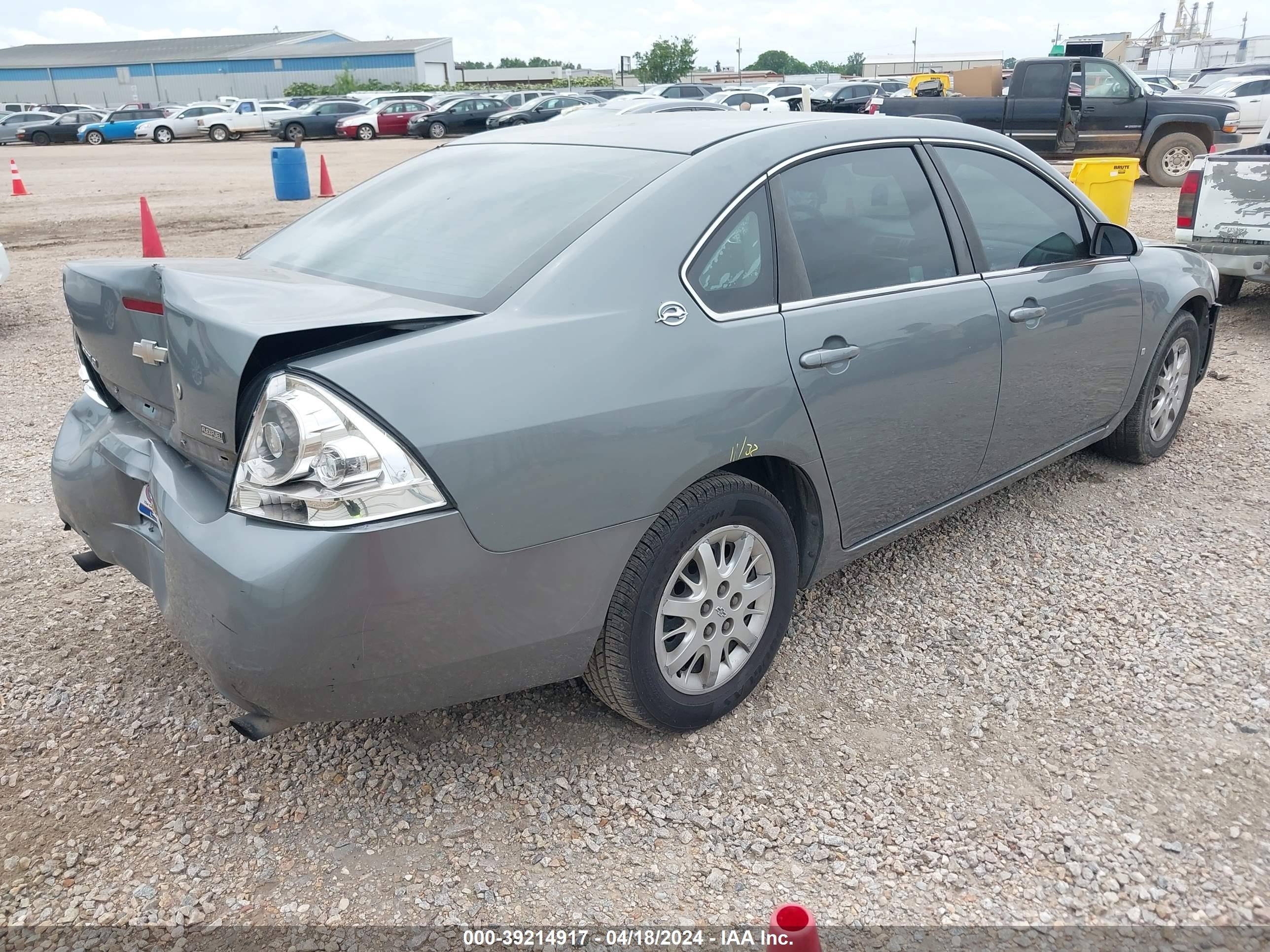 Photo 3 VIN: 2G1WS553681240084 - CHEVROLET IMPALA 