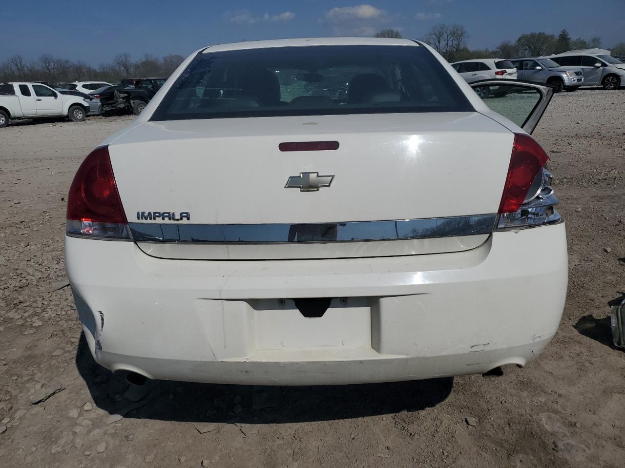 Photo 5 VIN: 2G1WS55R379341717 - CHEVROLET IMPALA 