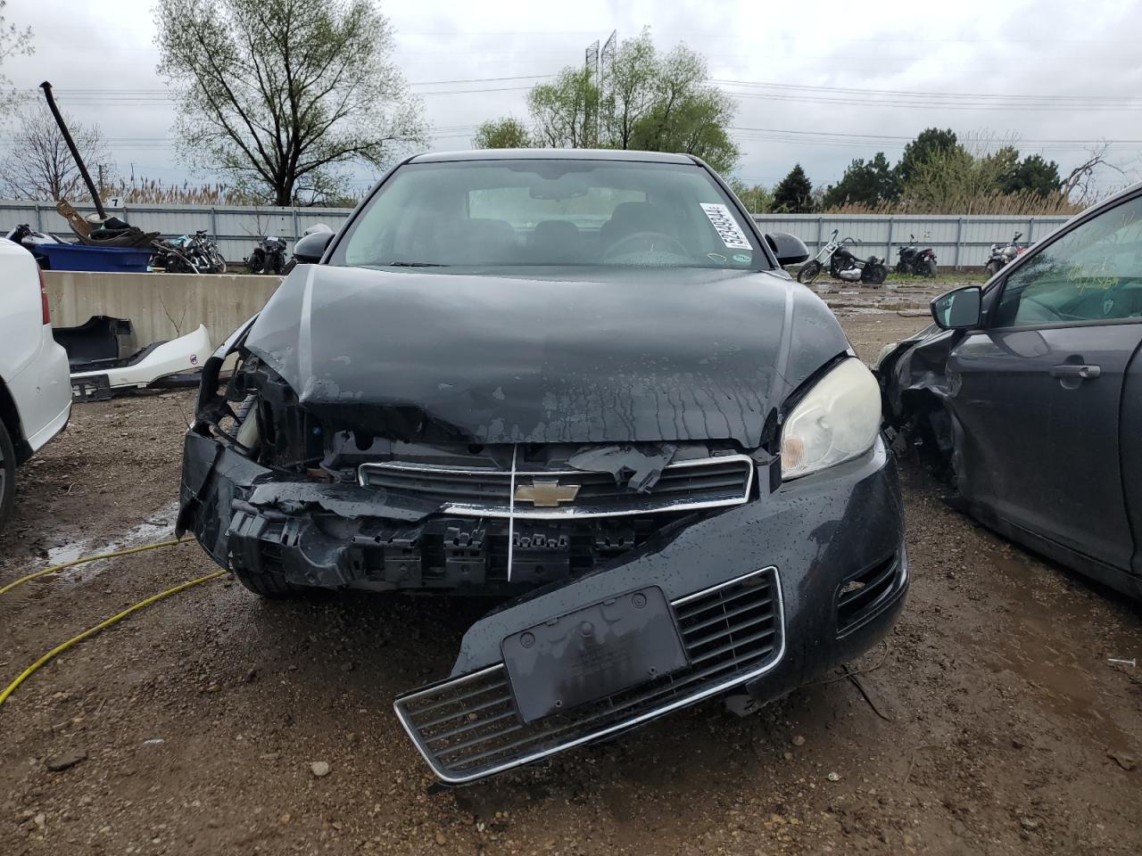 Photo 4 VIN: 2G1WT55K189117394 - CHEVROLET IMPALA 