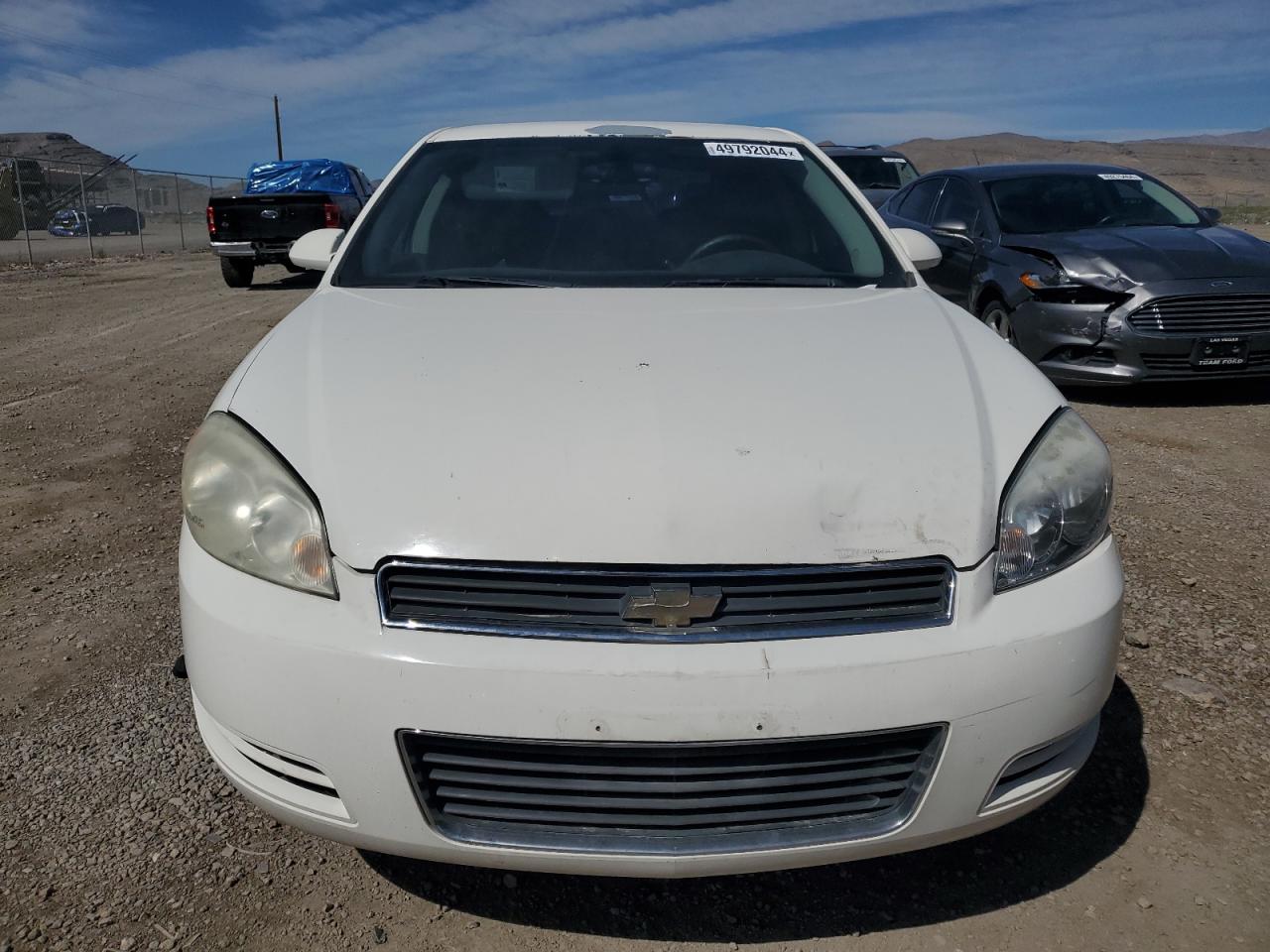 Photo 4 VIN: 2G1WT55K369275359 - CHEVROLET IMPALA 