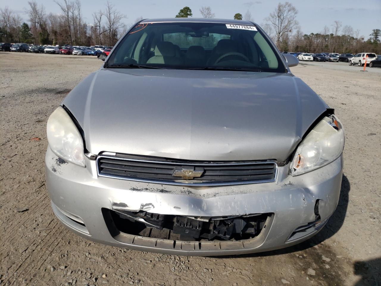 Photo 4 VIN: 2G1WT55K989118907 - CHEVROLET IMPALA 