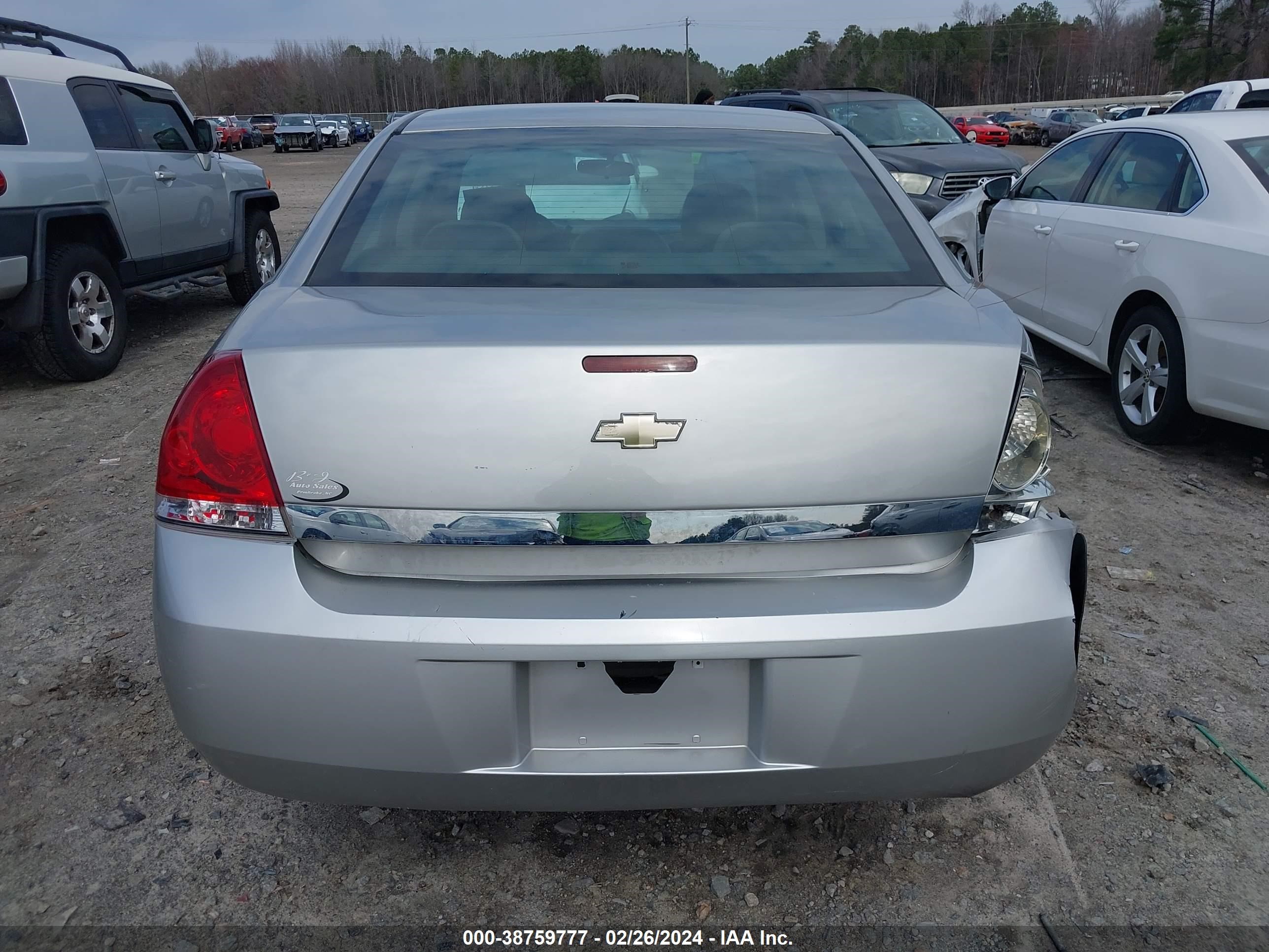 Photo 15 VIN: 2G1WT55N081229404 - CHEVROLET IMPALA 