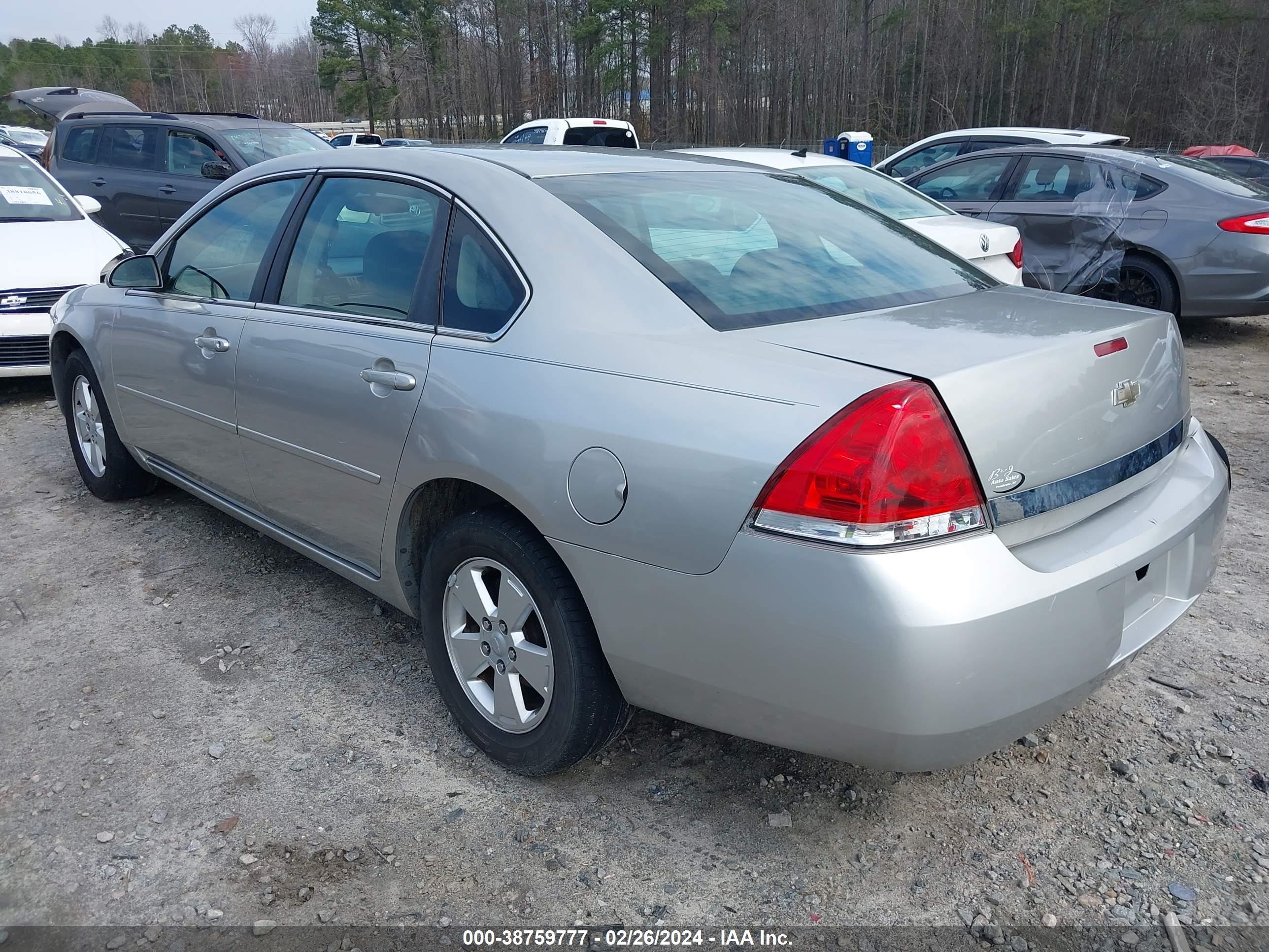 Photo 2 VIN: 2G1WT55N081229404 - CHEVROLET IMPALA 