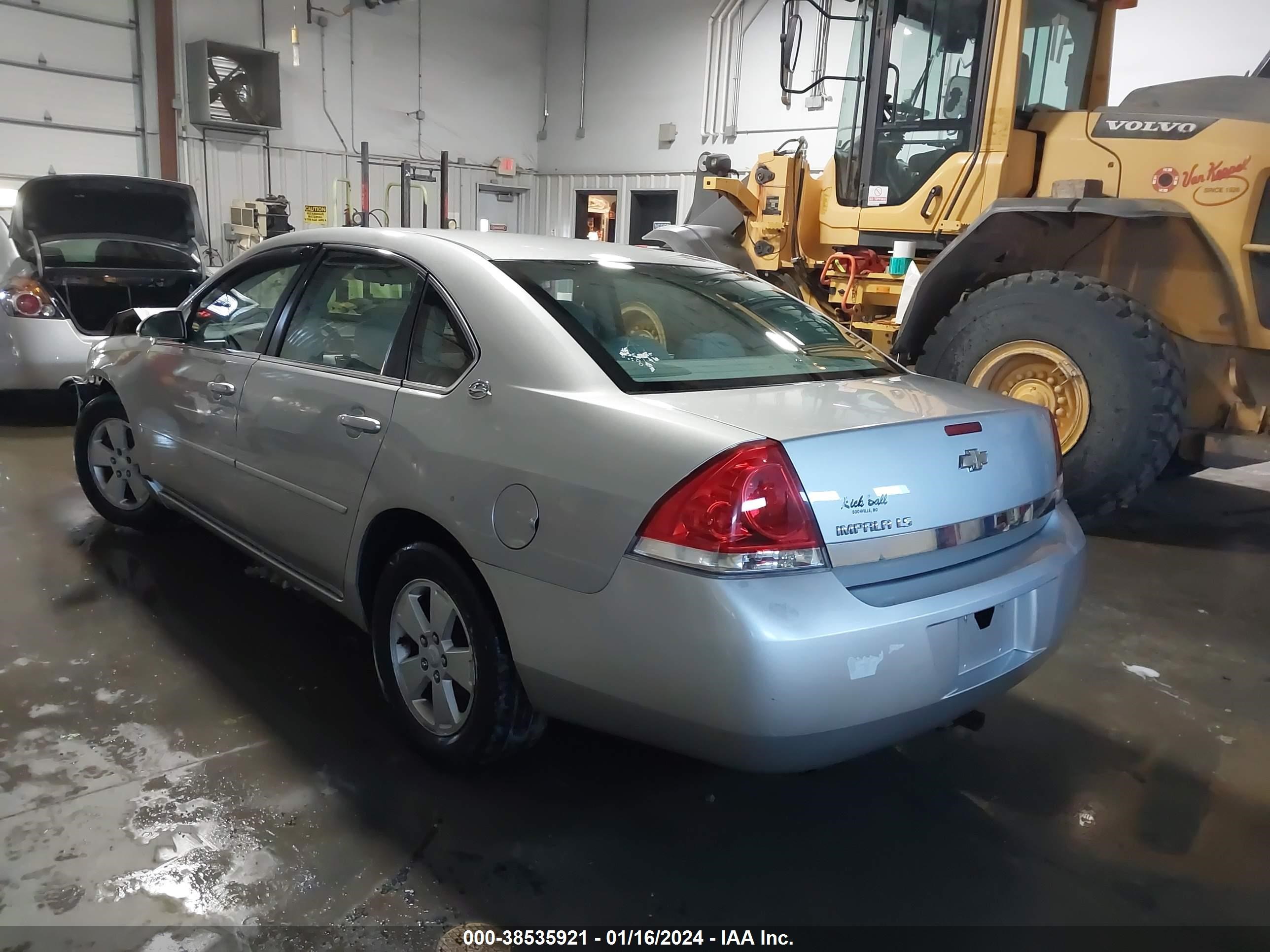 Photo 2 VIN: 2G1WT55N089132298 - CHEVROLET IMPALA 