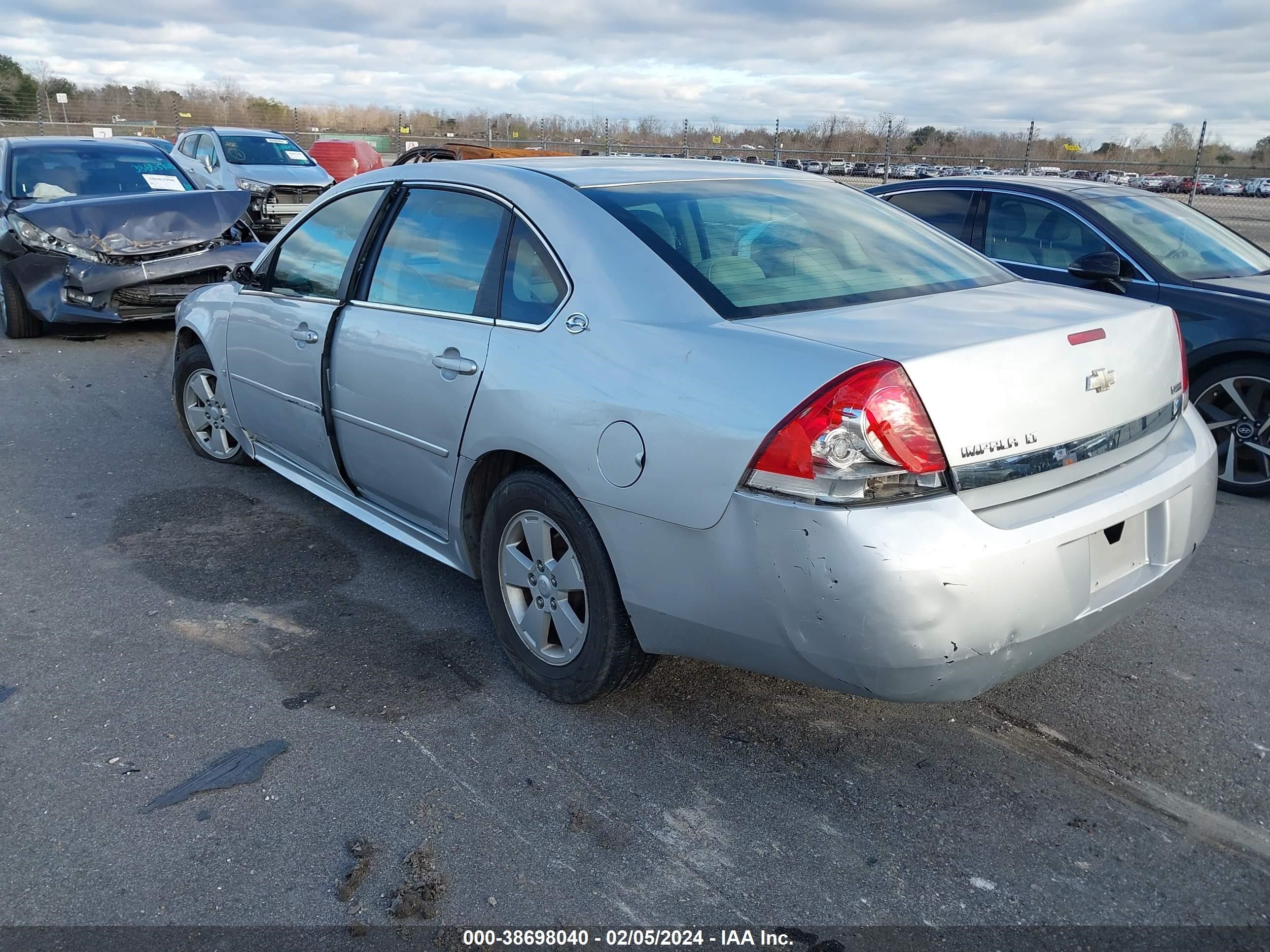 Photo 2 VIN: 2G1WT57K291168593 - CHEVROLET IMPALA 