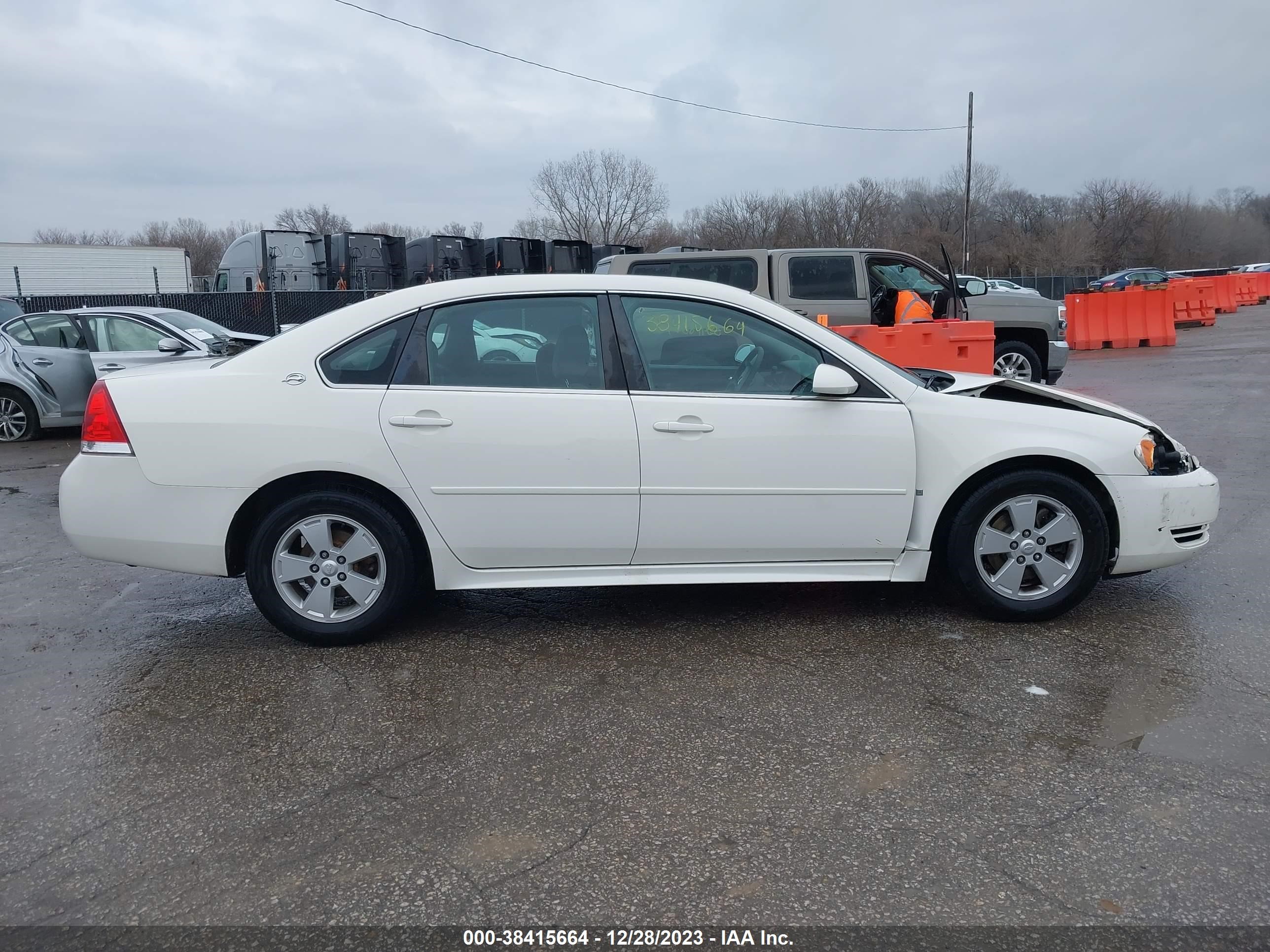 Photo 12 VIN: 2G1WT57K891293114 - CHEVROLET IMPALA 